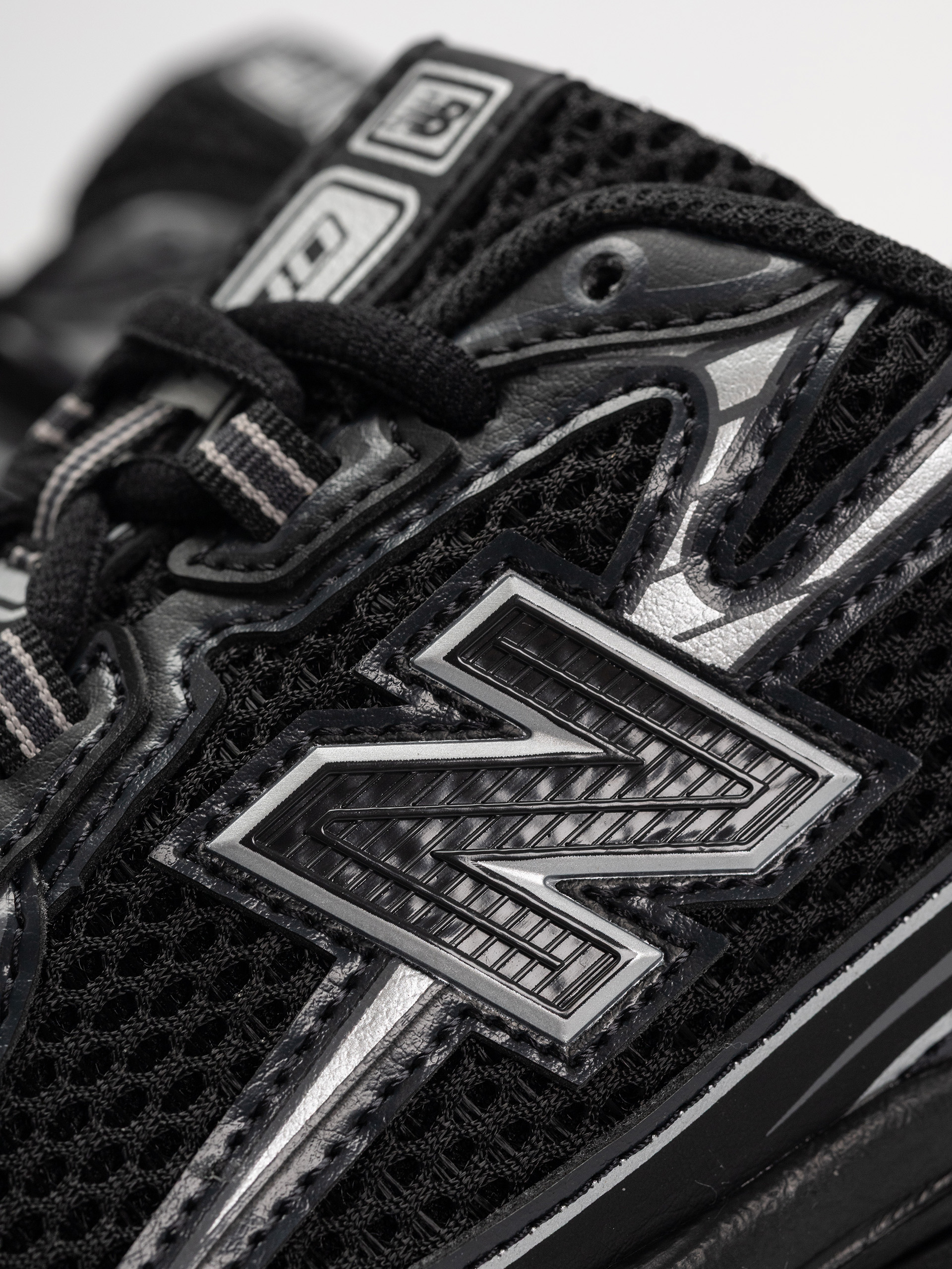 Обувки New Balance 740 JR (black)