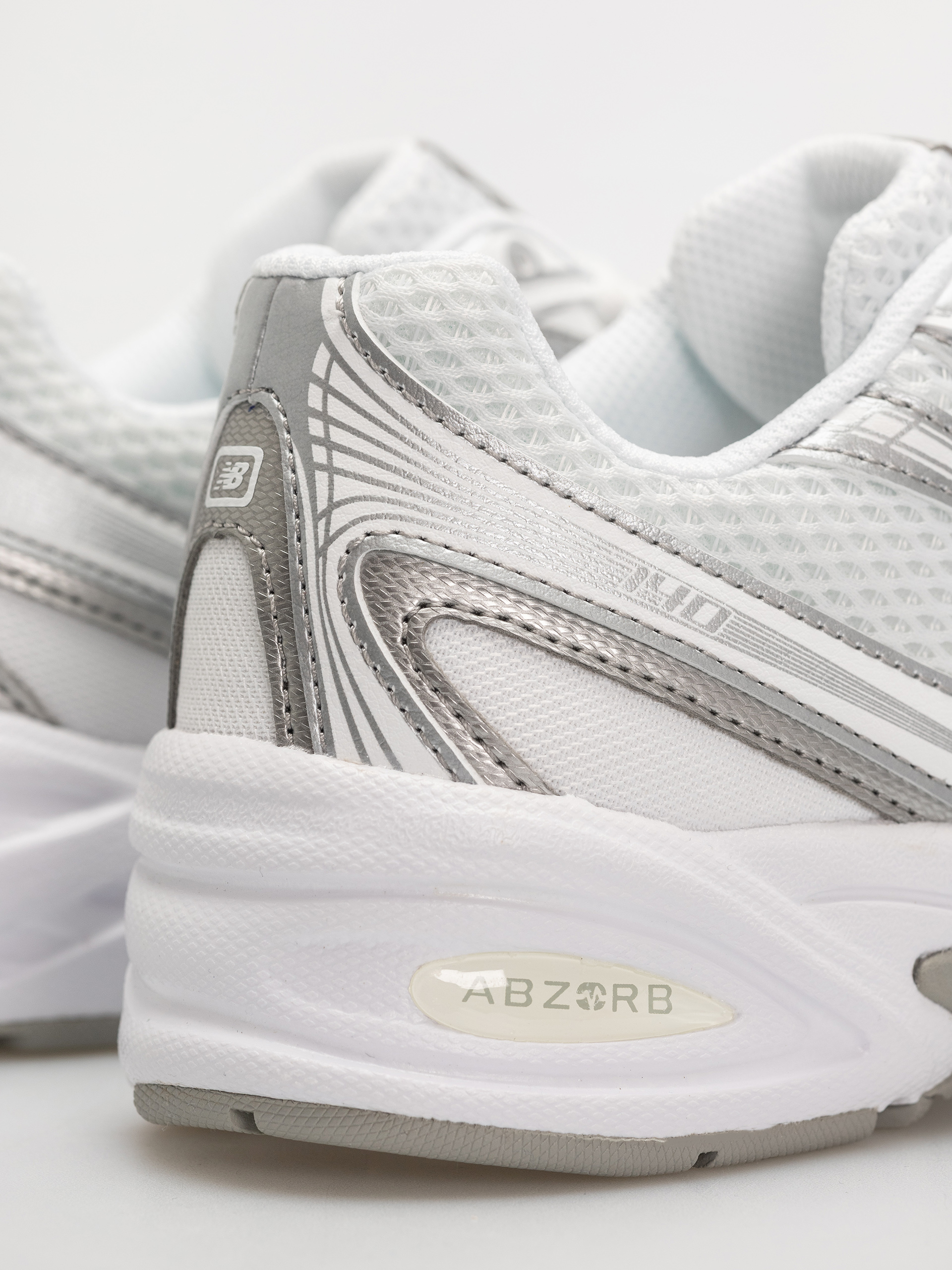 Обувки New Balance 740 JR (white)