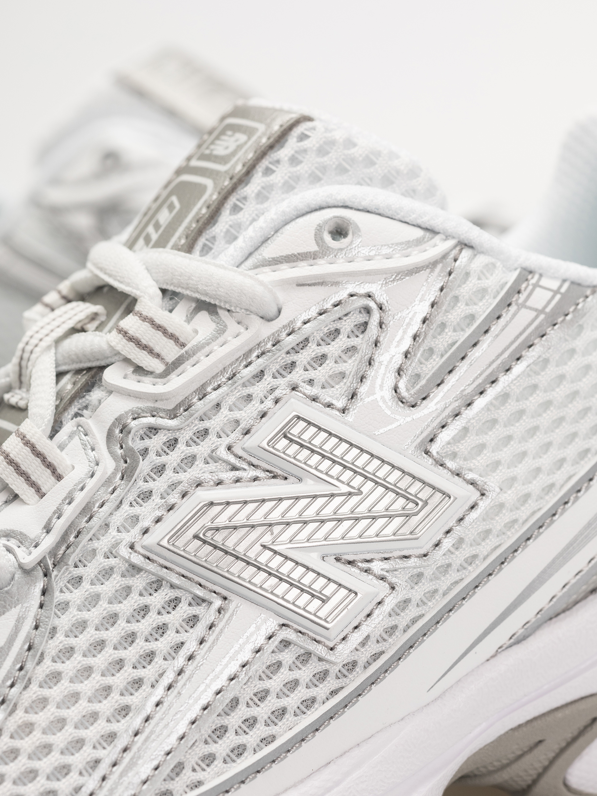 Обувки New Balance 740 JR (white)