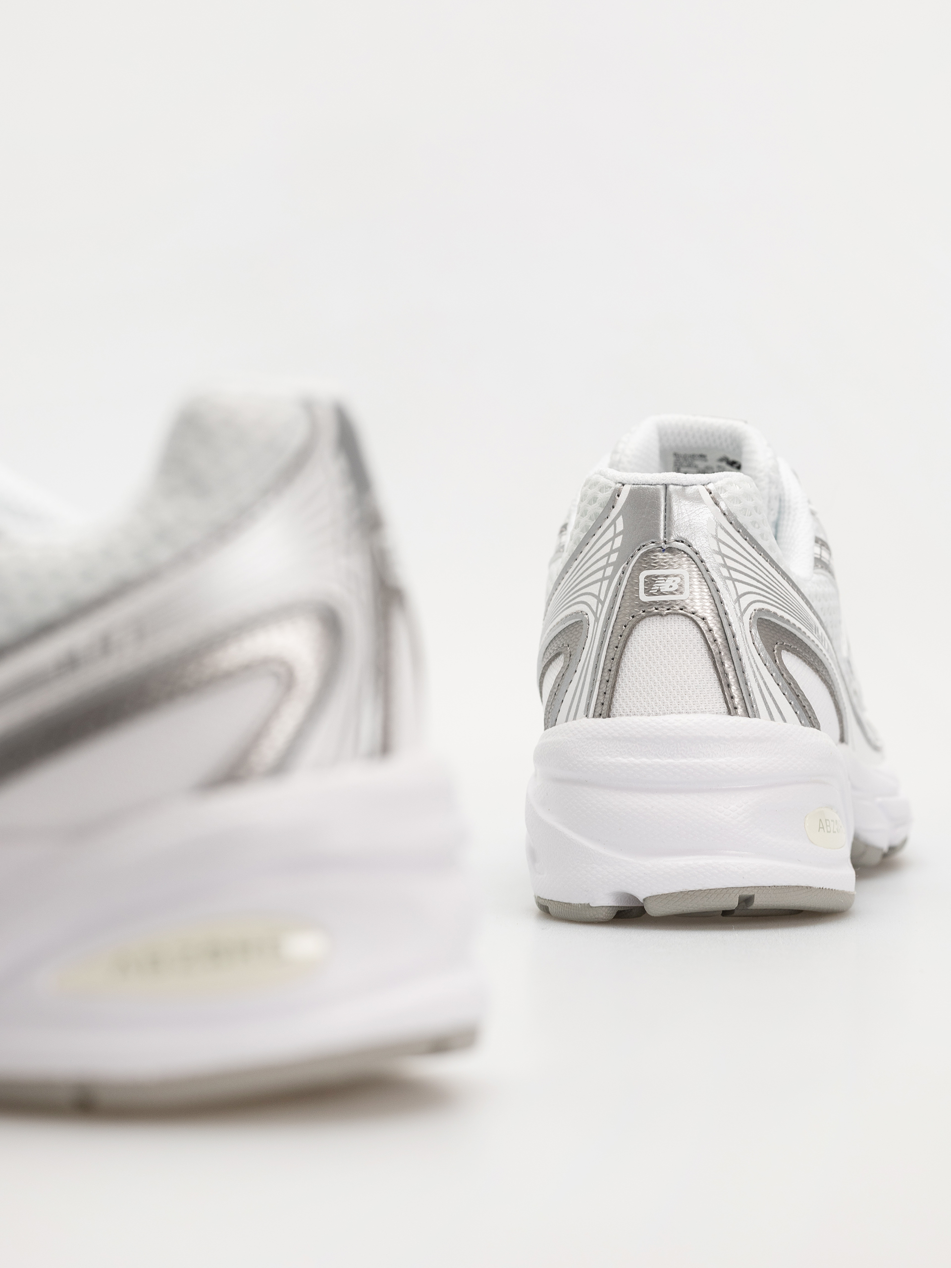 Обувки New Balance 740 JR (white)