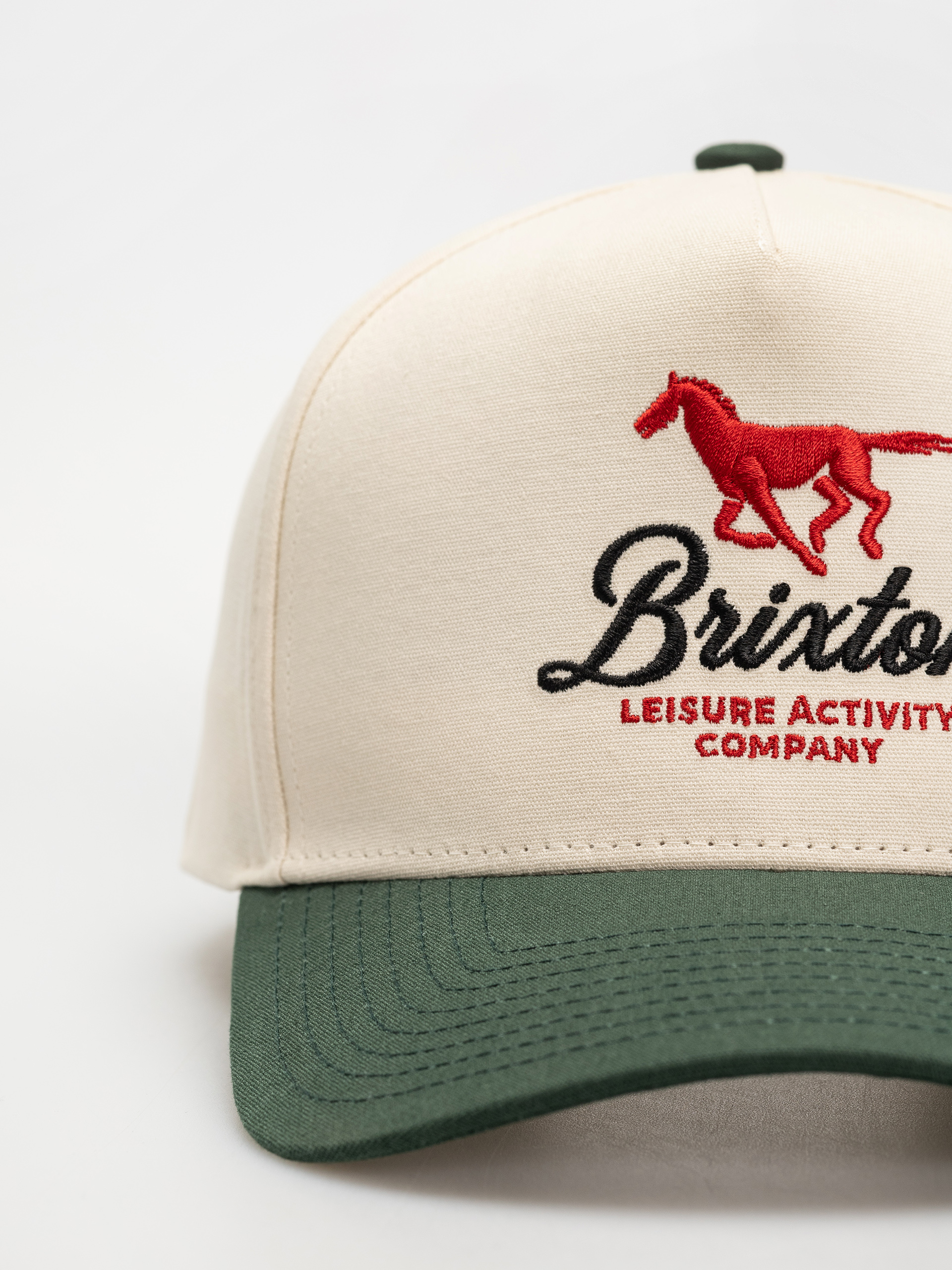 Шапка с козирка Brixton Leisure Activity Mp Snpk Wmn (pine needle/whitecap)