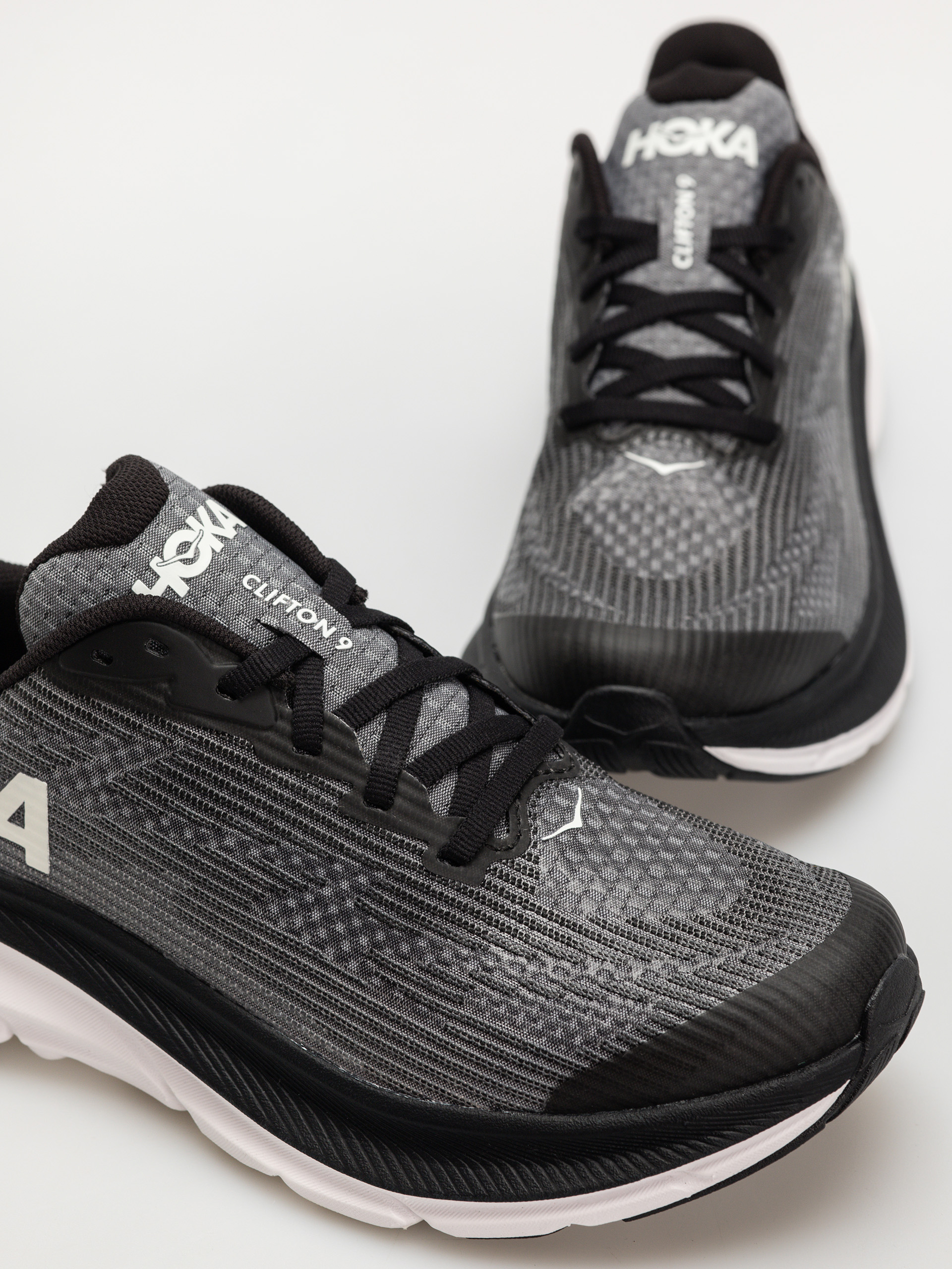 Обувки Hoka Clifton 9 JR (black/white)