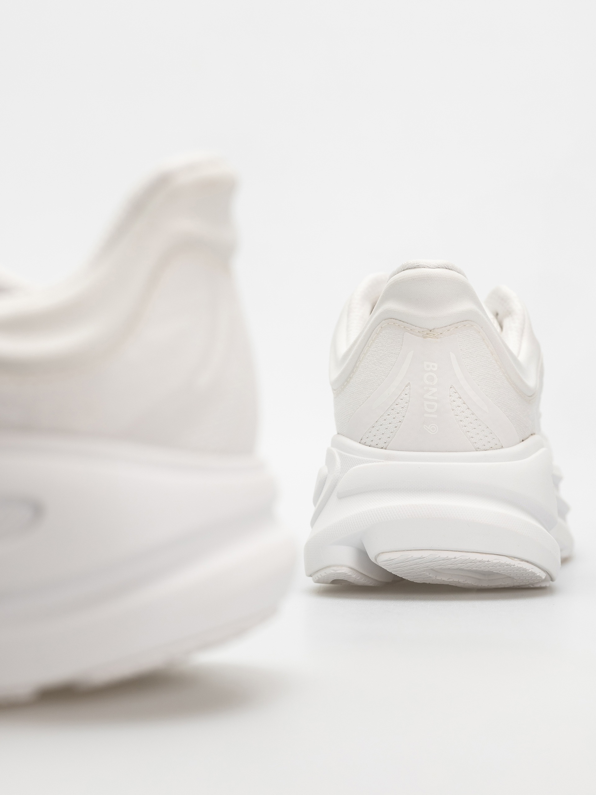 Обувки Hoka Bondi 9 (white/white)