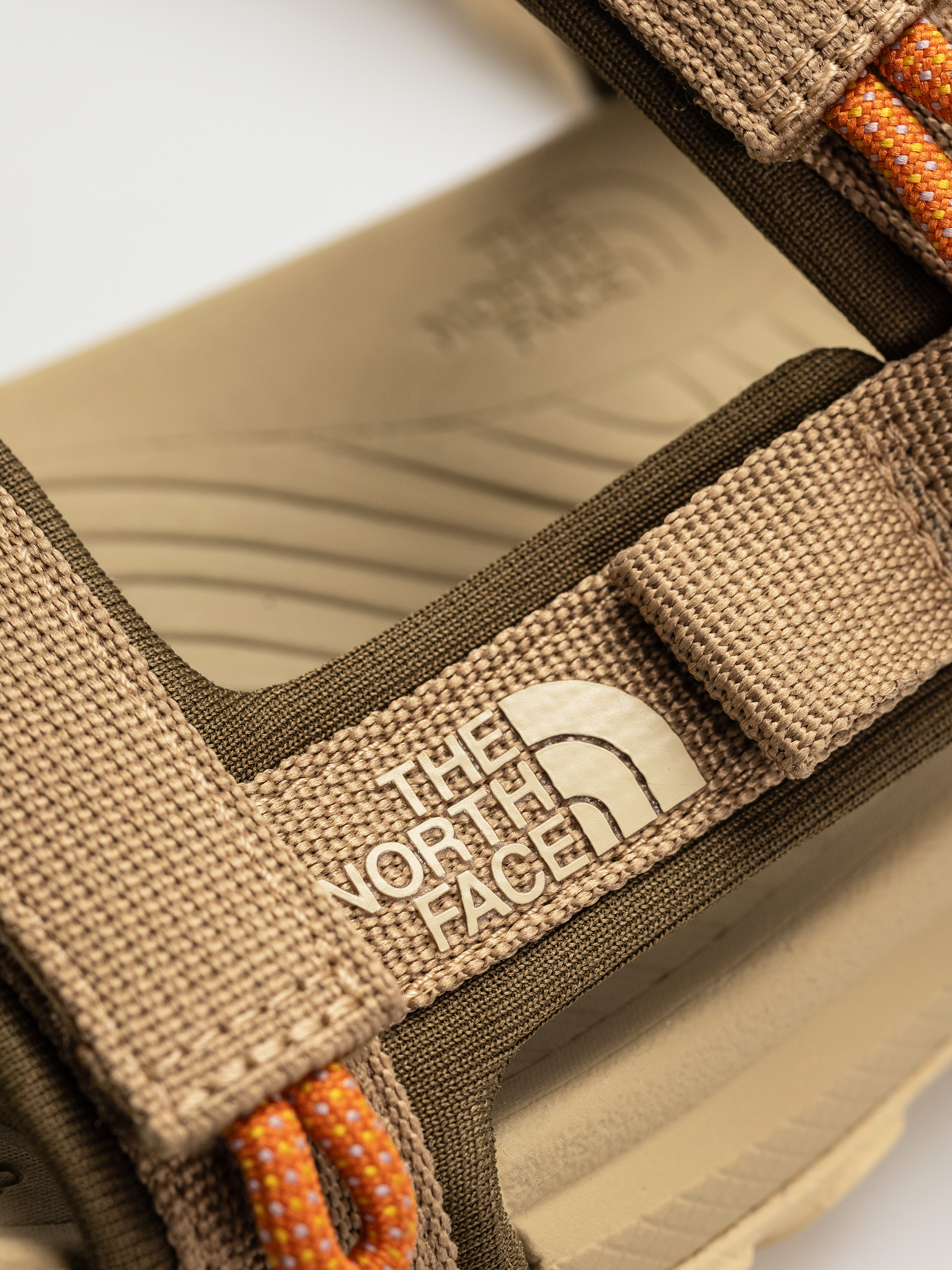 Сандали The North Face Explore Camp Wmn (sahara/iron bronze)