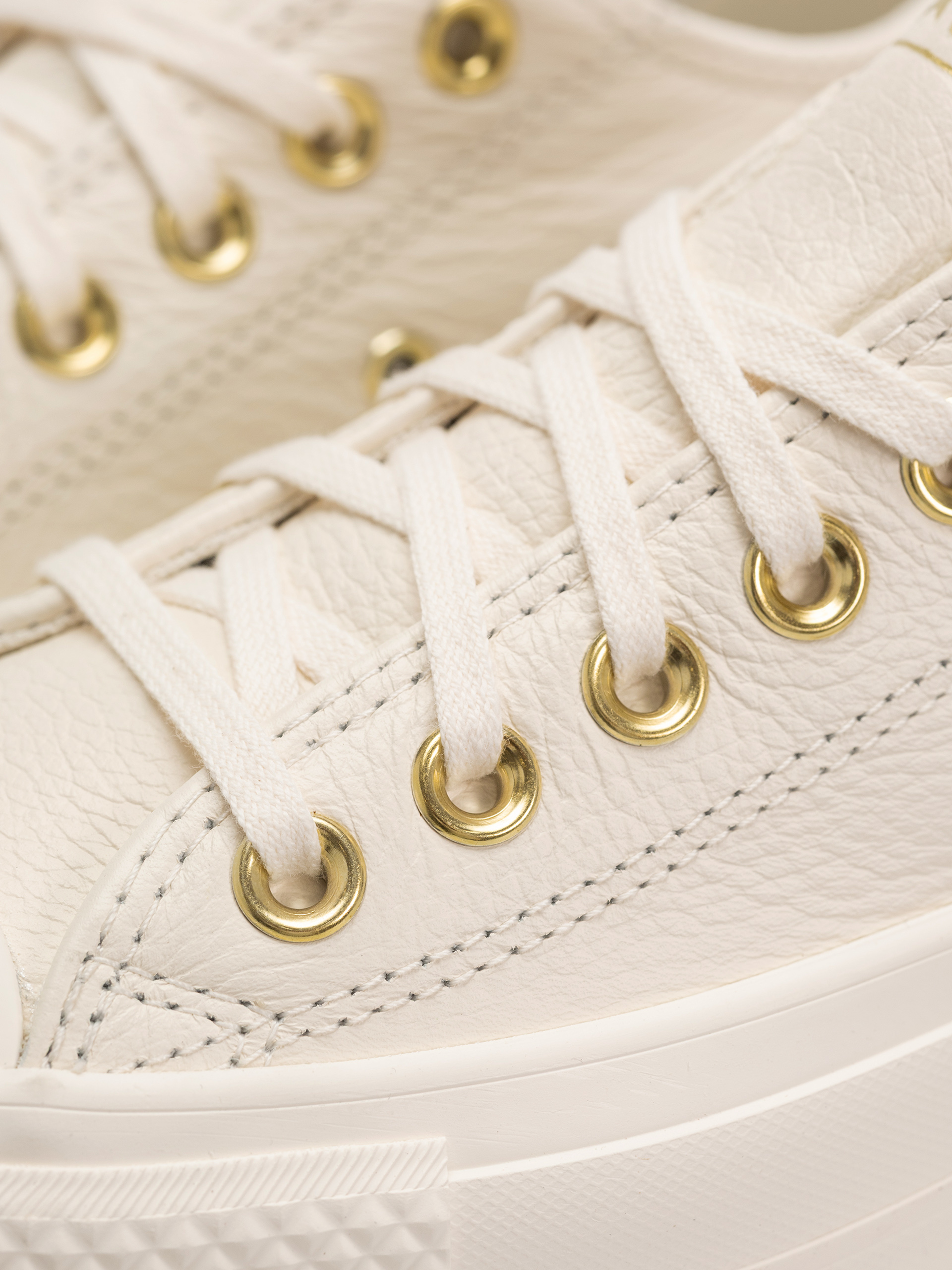 Кецове Converse Chuck Taylor All Star Lift Ox Wmn (egret/egret/gold)