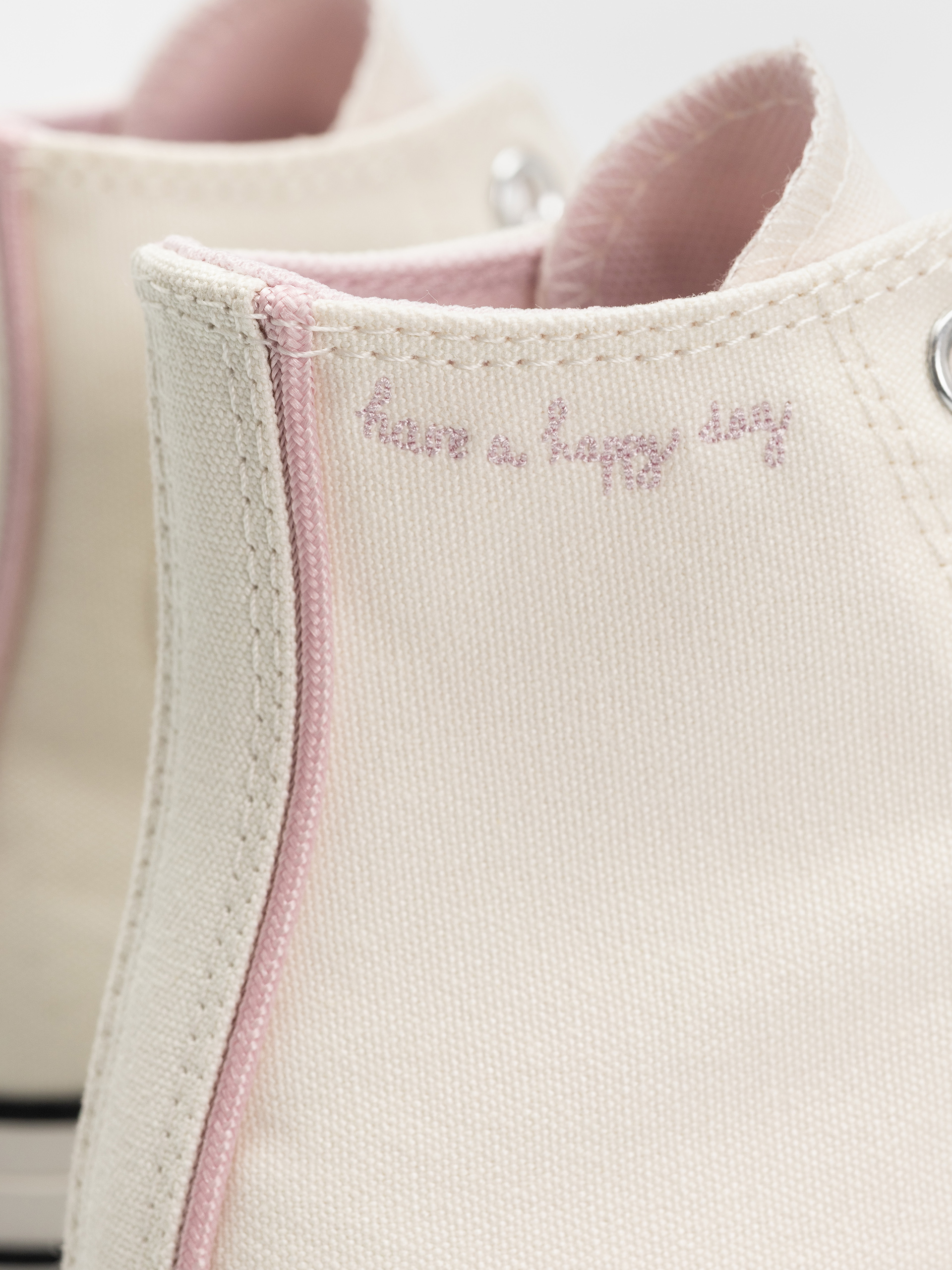 Кецове Converse Chuck Taylor All Star Hi Wmn (egret/summit pink/black)