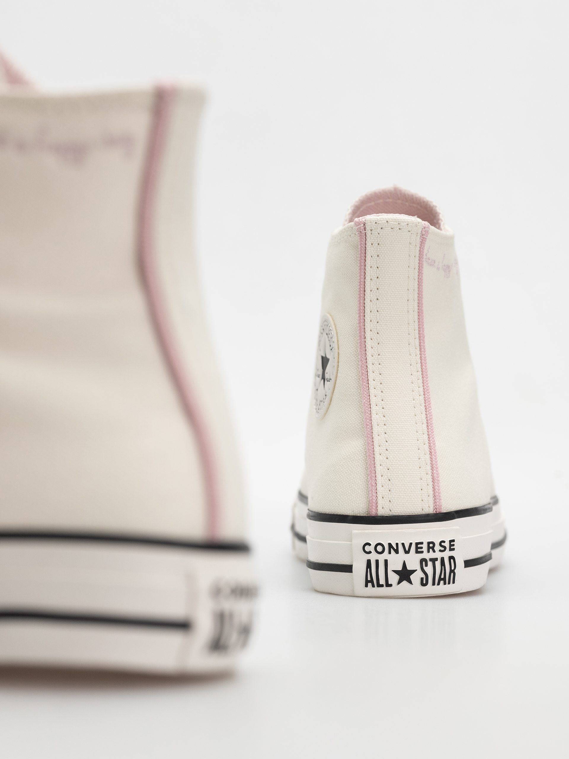 Кецове Converse Chuck Taylor All Star Hi Wmn (egret/summit pink/black)