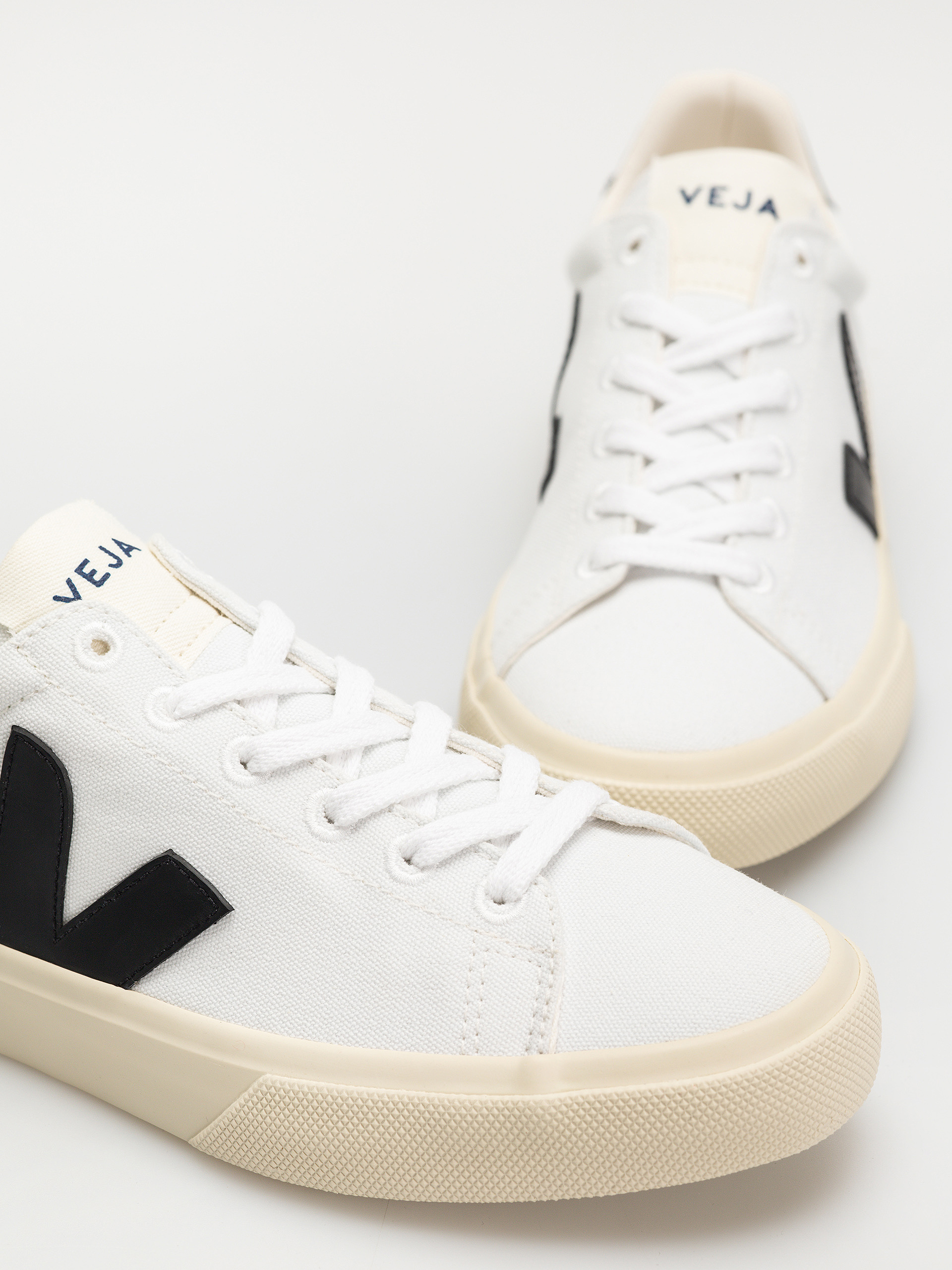 Обувки Veja Campo Canvas Wmn (white black)