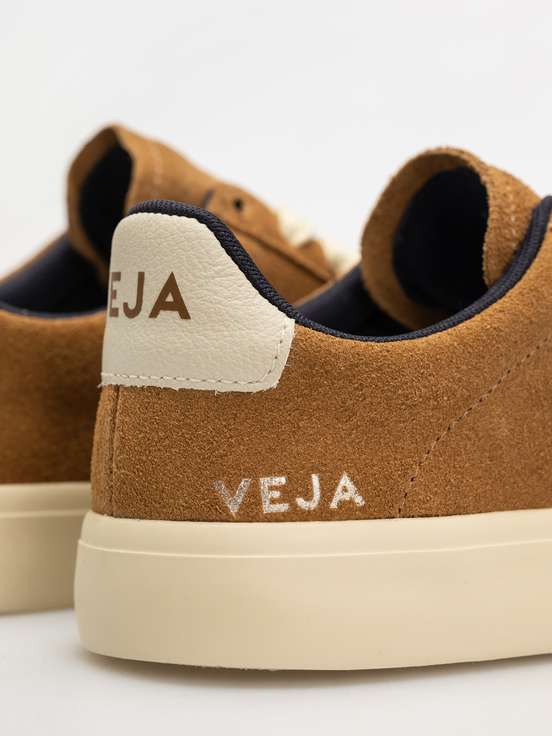 Обувки Veja Campo Bold Wmn (camel pierre)