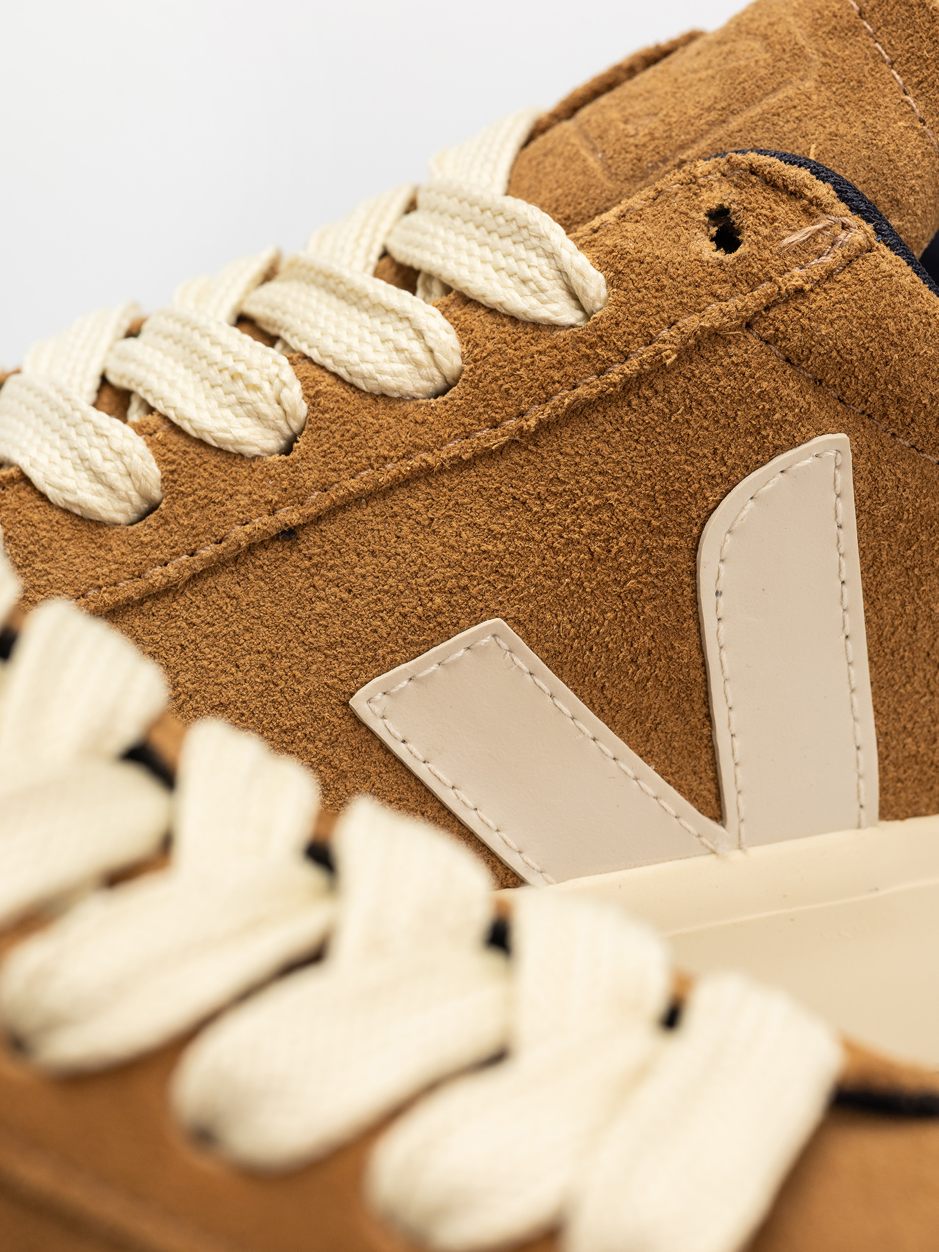 Обувки Veja Campo Bold Wmn (camel pierre)