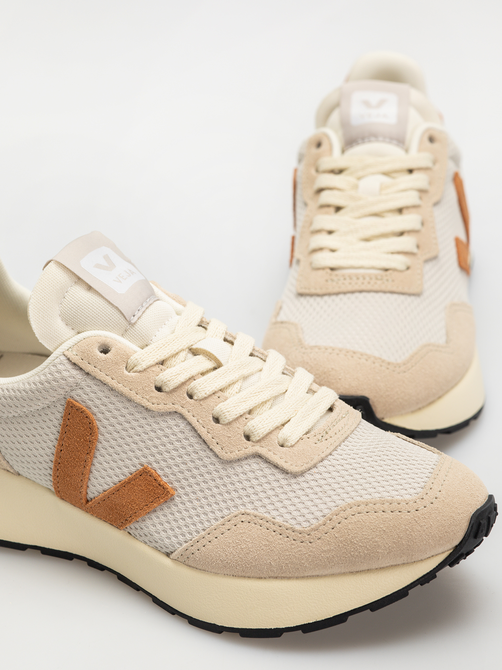 Обувки Veja Paulistana Wmn (natural umber)