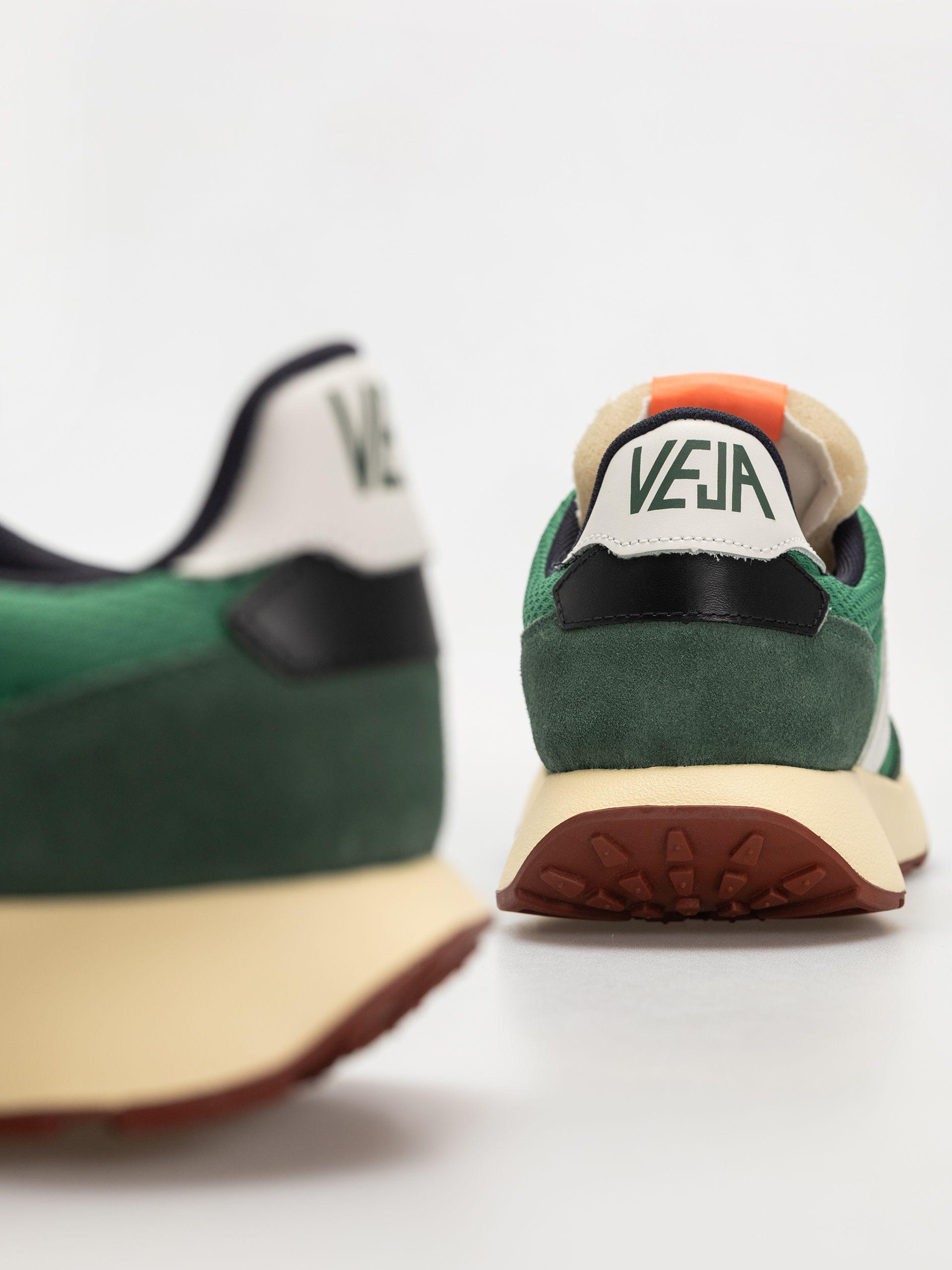 Обувки Veja Paulistana Wmn (emeraude white)