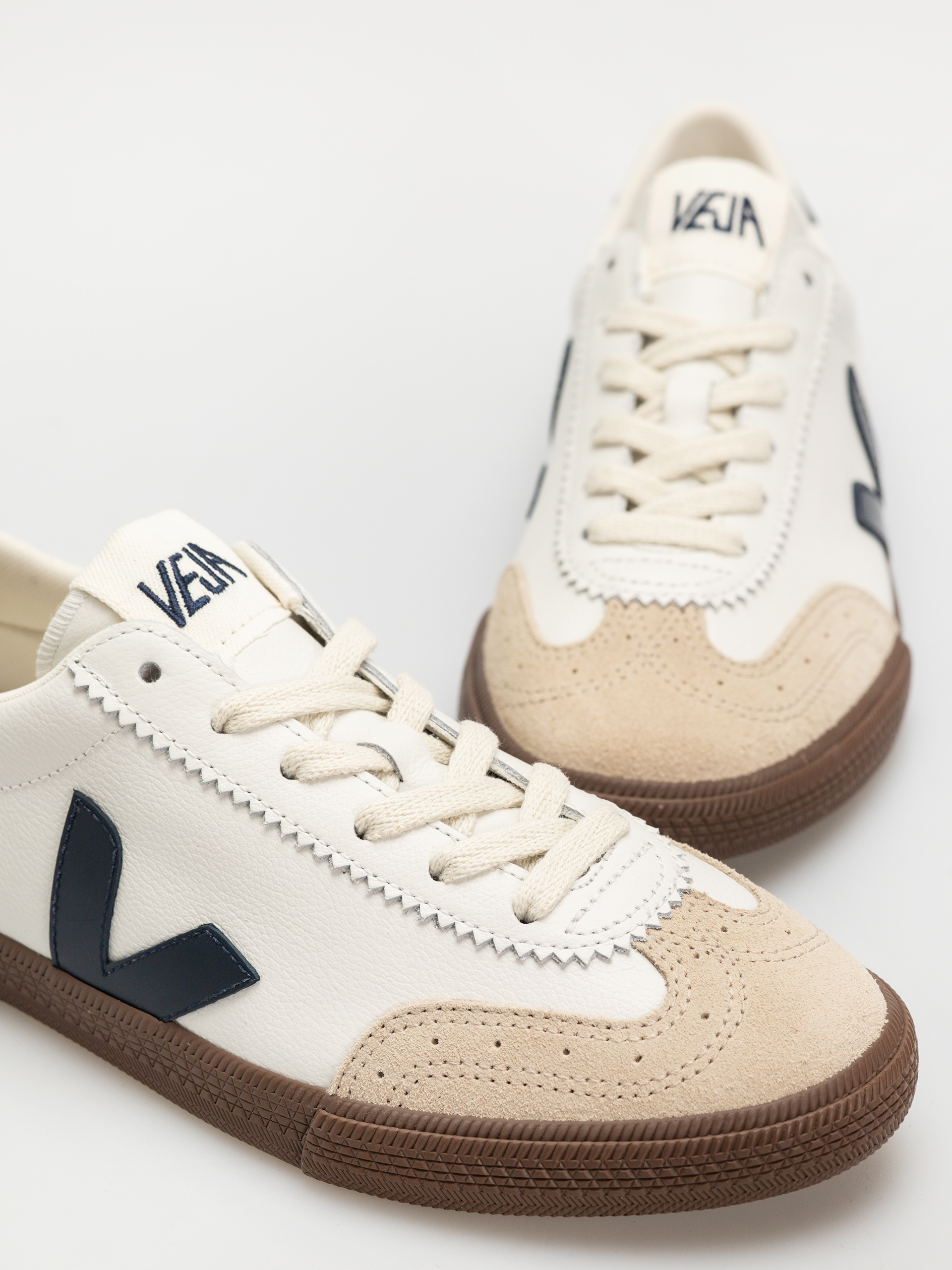 Обувки Veja Volley Wmn (white nautico bark)