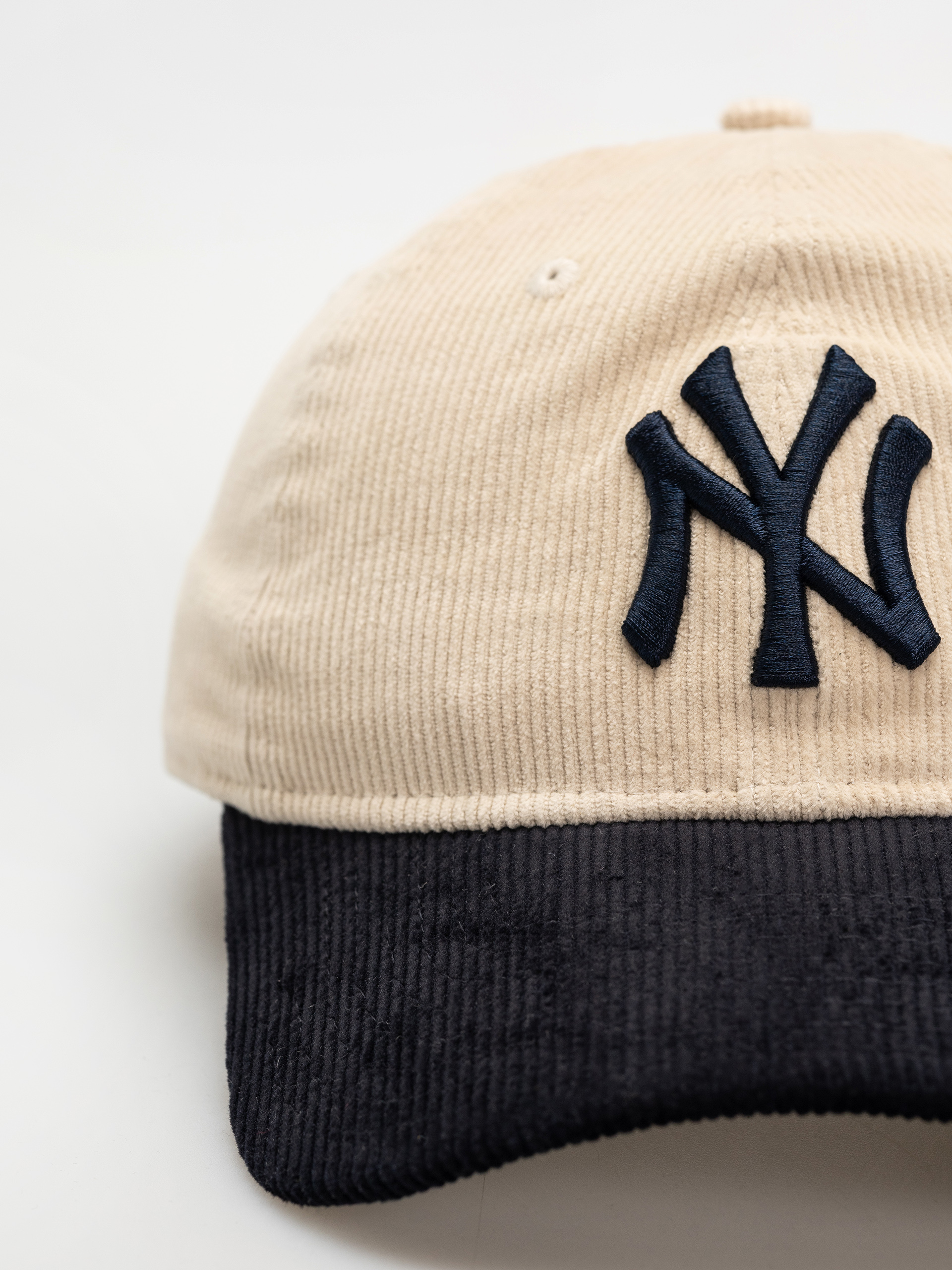Шапка с козирка New Era Block Cord 9Twenty New York Yankees (light beige)