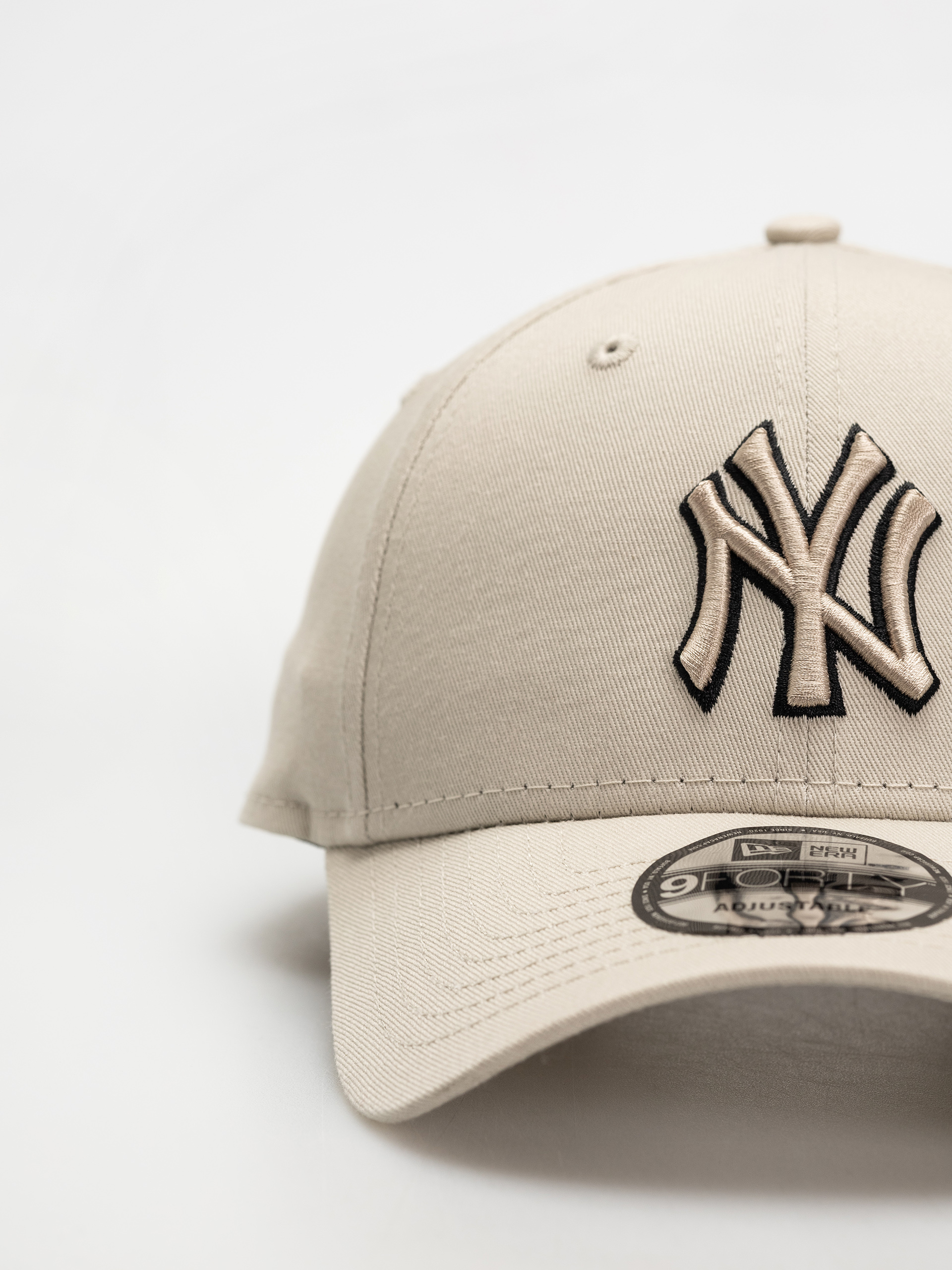 Шапка с козирка New Era Team Outline 9Forty New York Yankees (light beige)