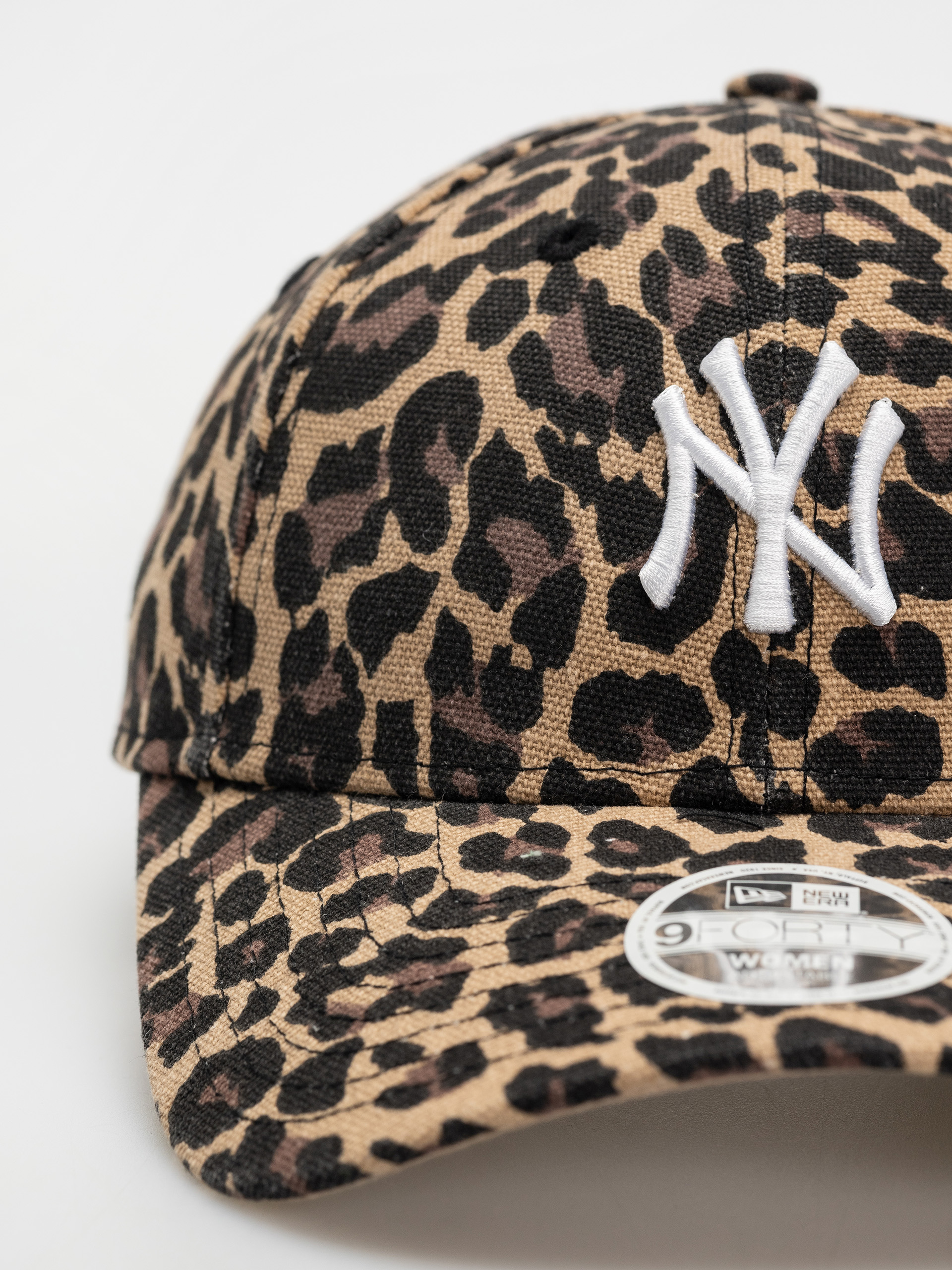 Шапка с козирка New Era Leopard 9Forty New York Yankees Wmn (black)