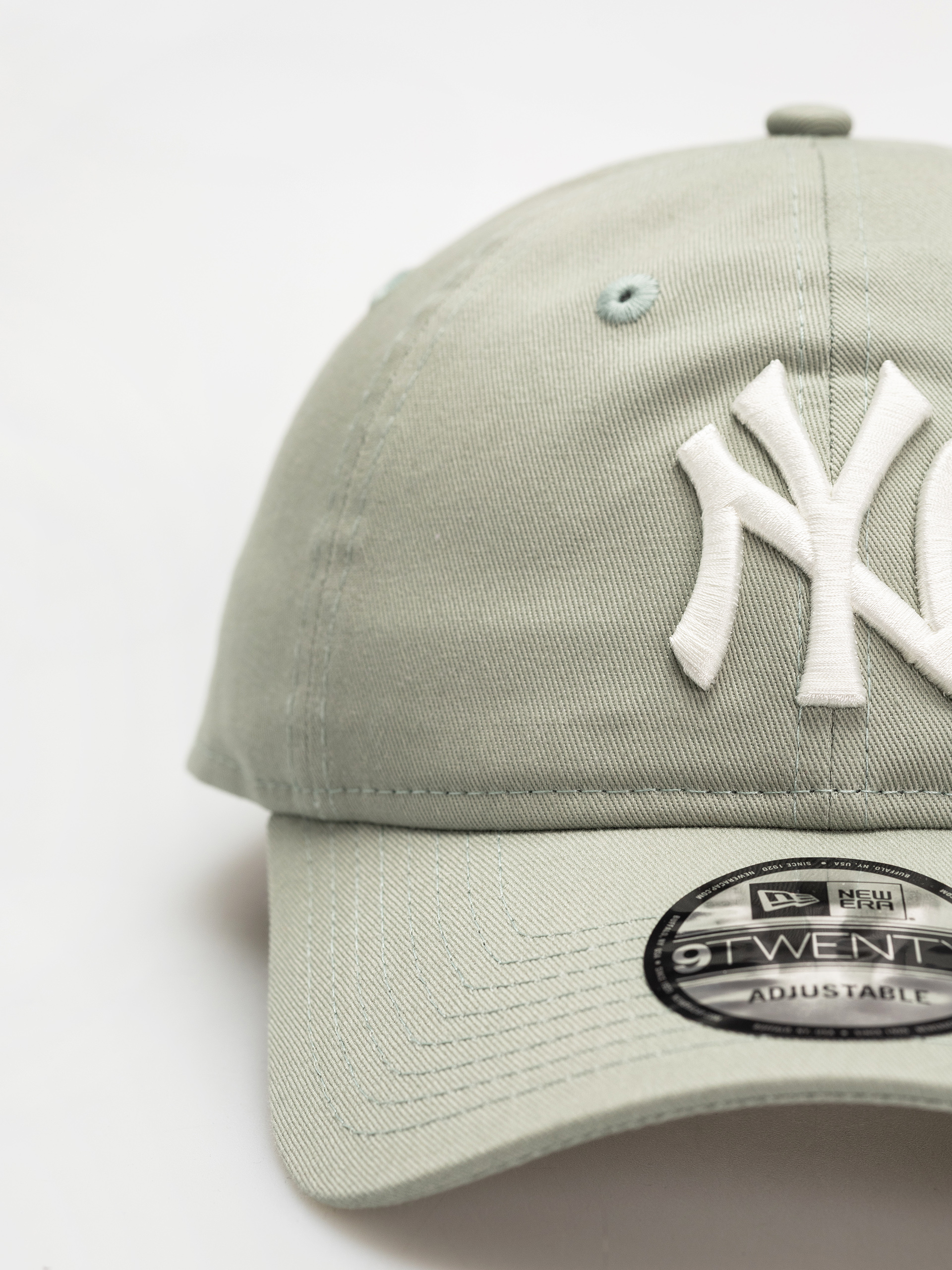 Шапка с козирка New Era League Essential 9Twenty New York Yankees (green pstl)