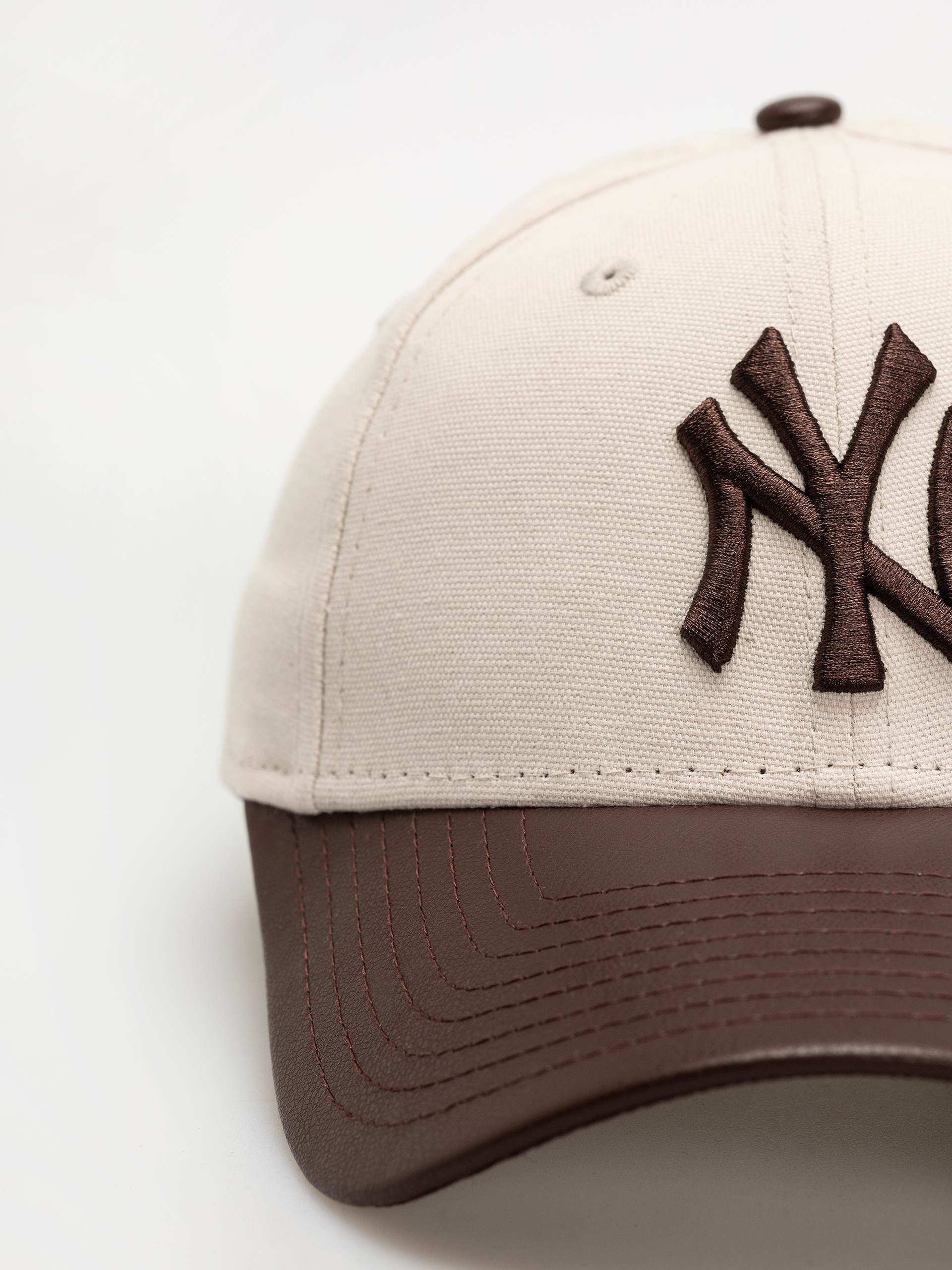 Шапка с козирка New Era Pu Visor 9Forty New York Yankees Wmn (light beige)
