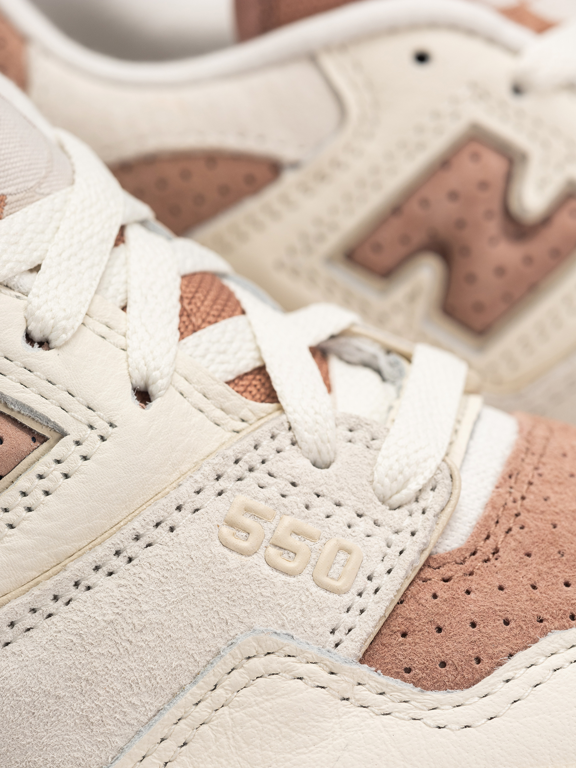 Обувки New Balance 550 Wmn (sea salt)