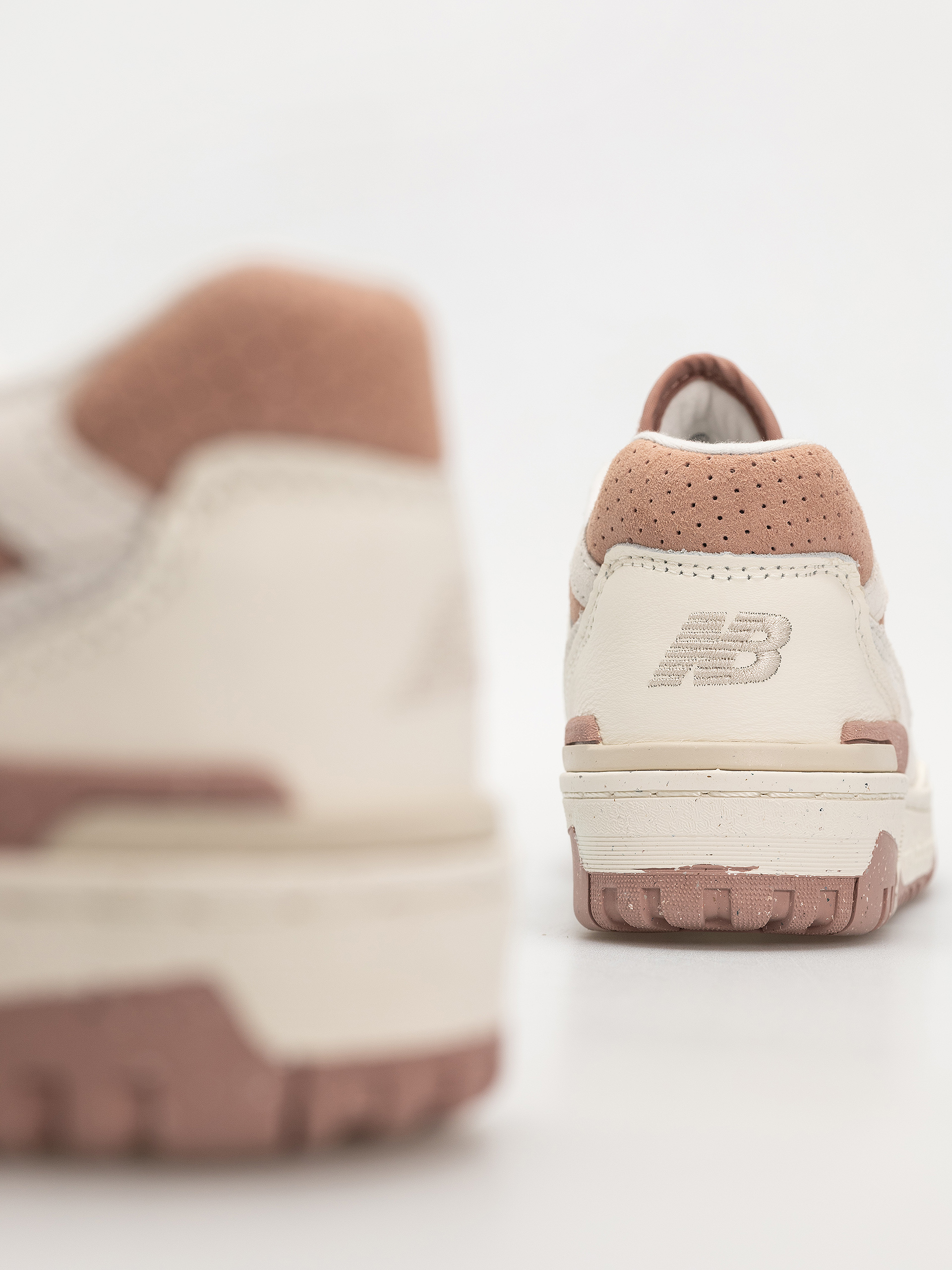 Обувки New Balance 550 Wmn (sea salt)