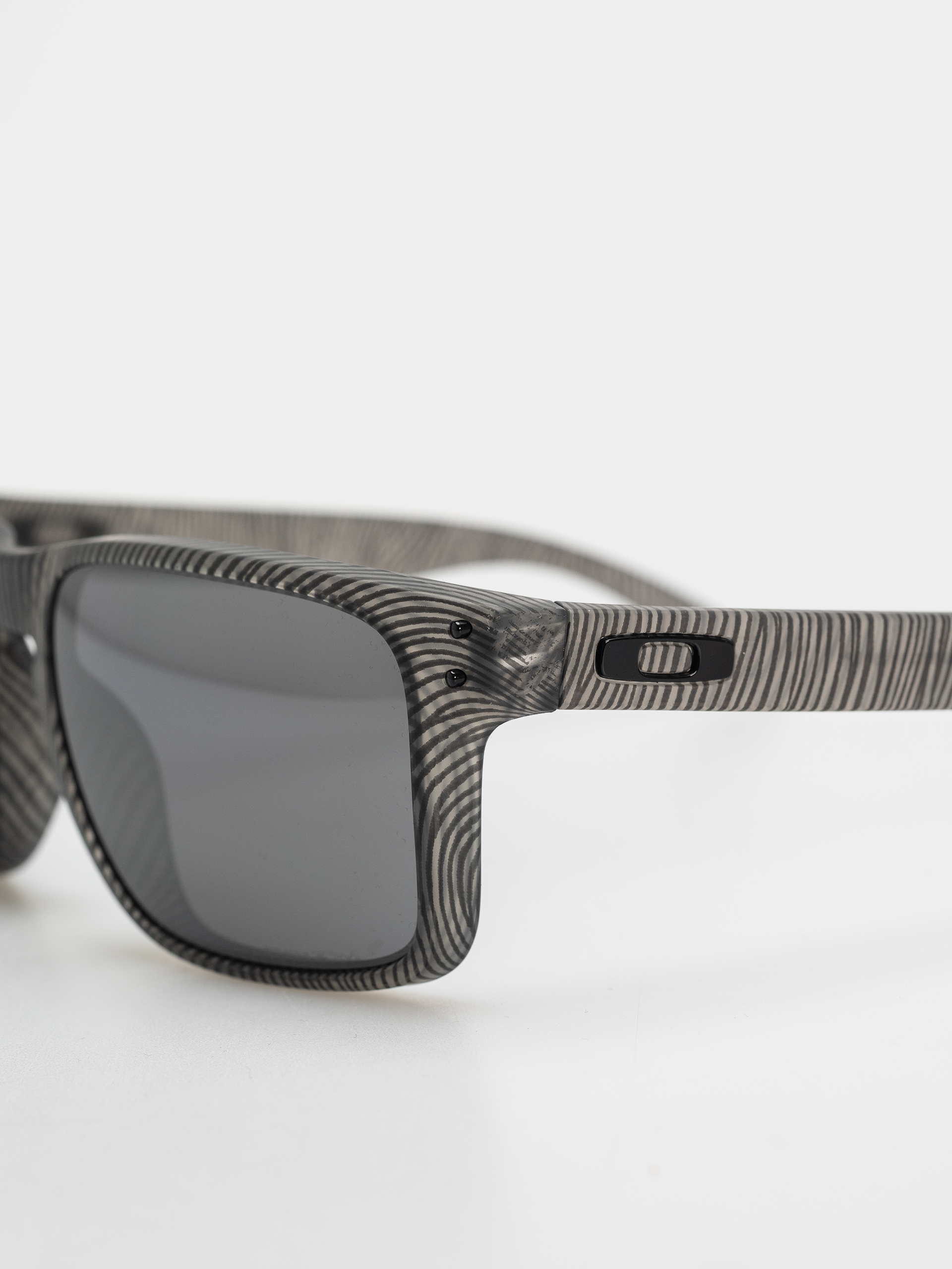 Слънчеви очила Oakley Holbrook XL (matte grey ink fingerprint/prizm black polar)