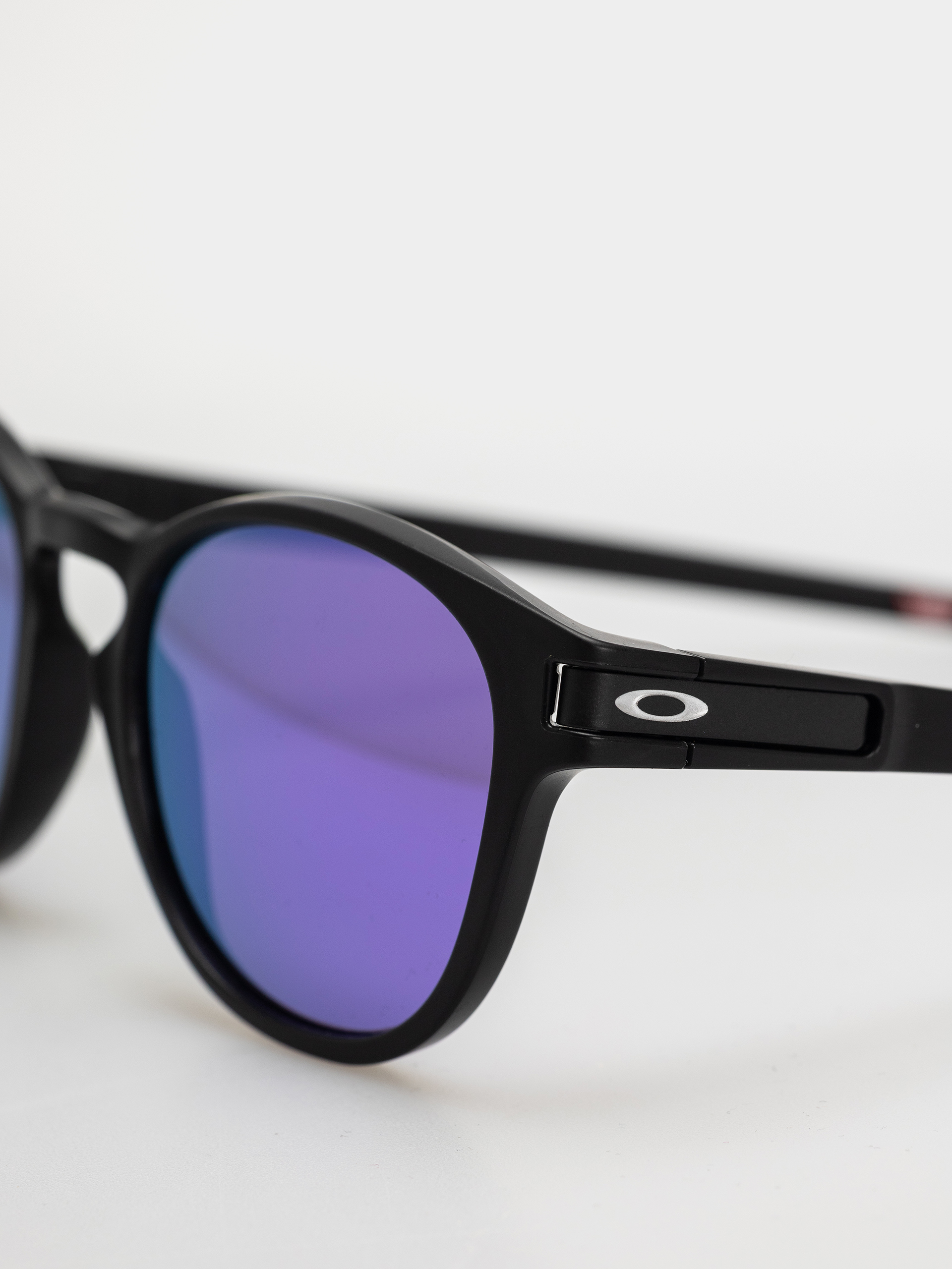 Слънчеви очила Oakley Latch (matte black/prizm violet)