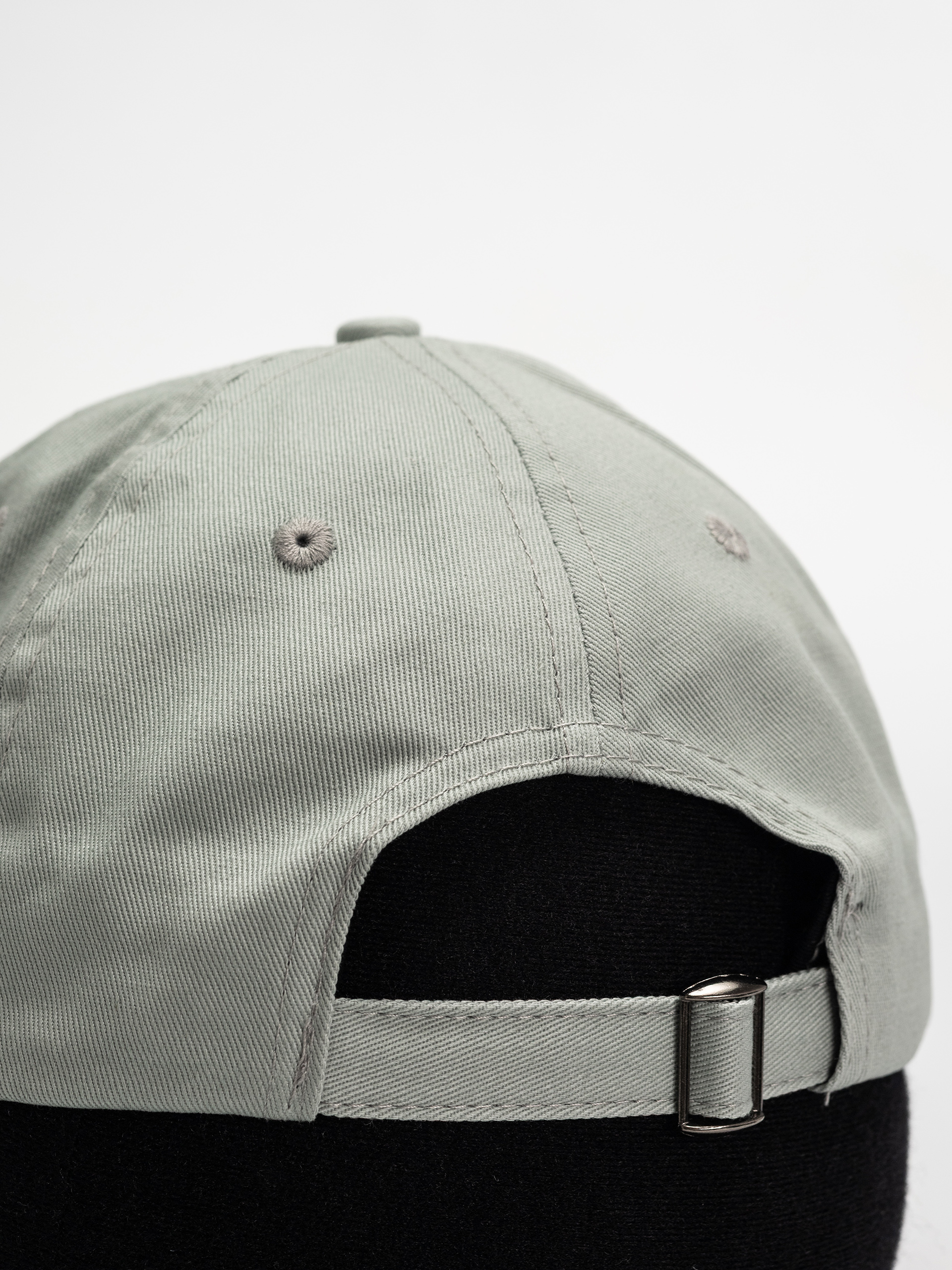 Шапка с козирка Santa Cruz Guzman Skull (moon rock)