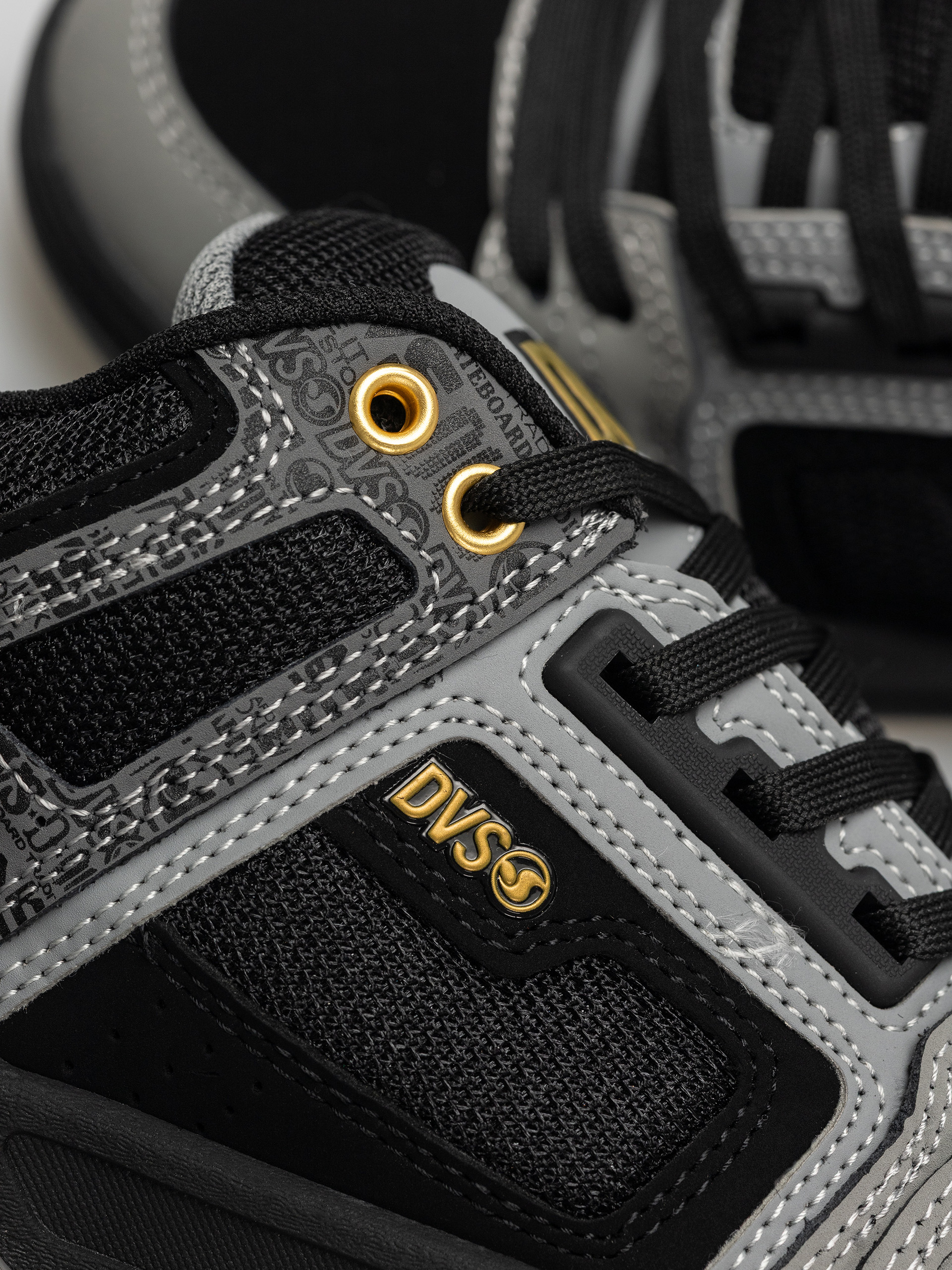 Обувки DVS Comanche (grey/black/gold)