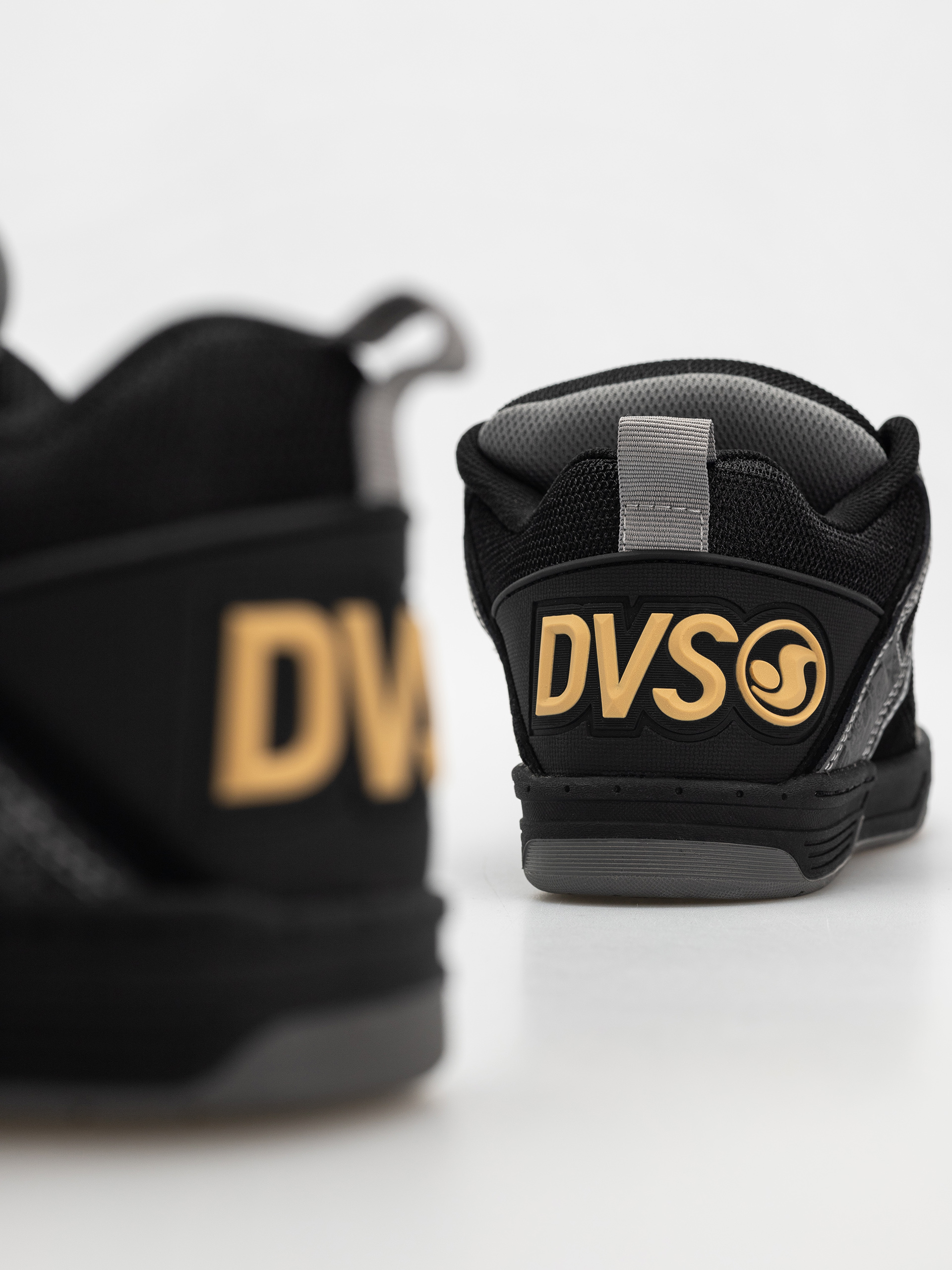 Обувки DVS Comanche (grey/black/gold)