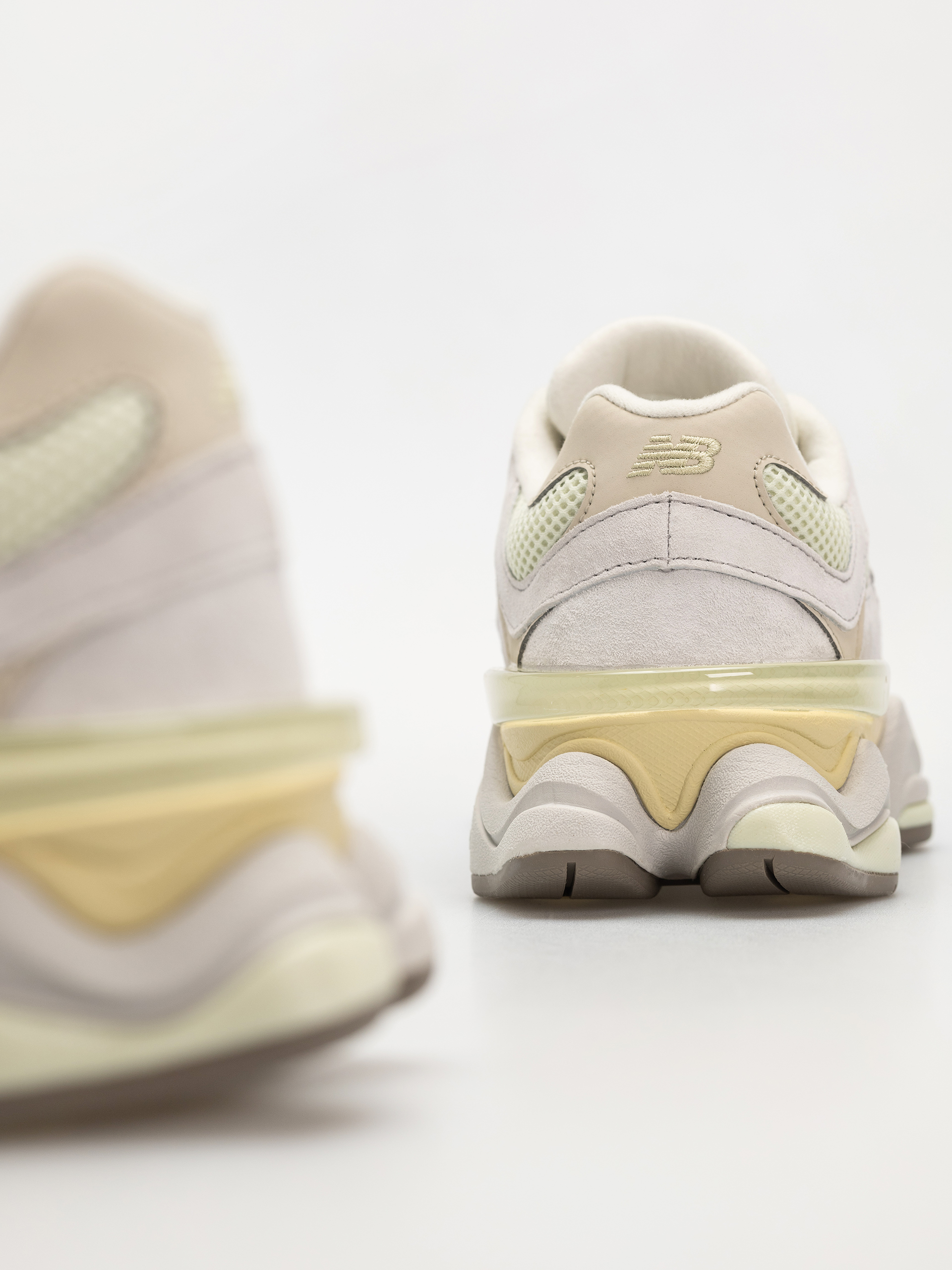 Обувки New Balance 9060 (mineral)