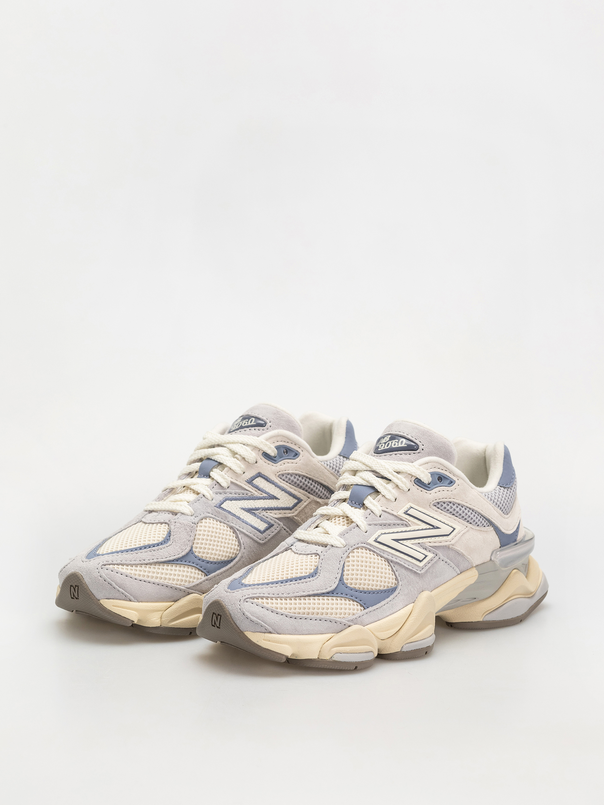 Обувки New Balance 9060 (pearl grey)