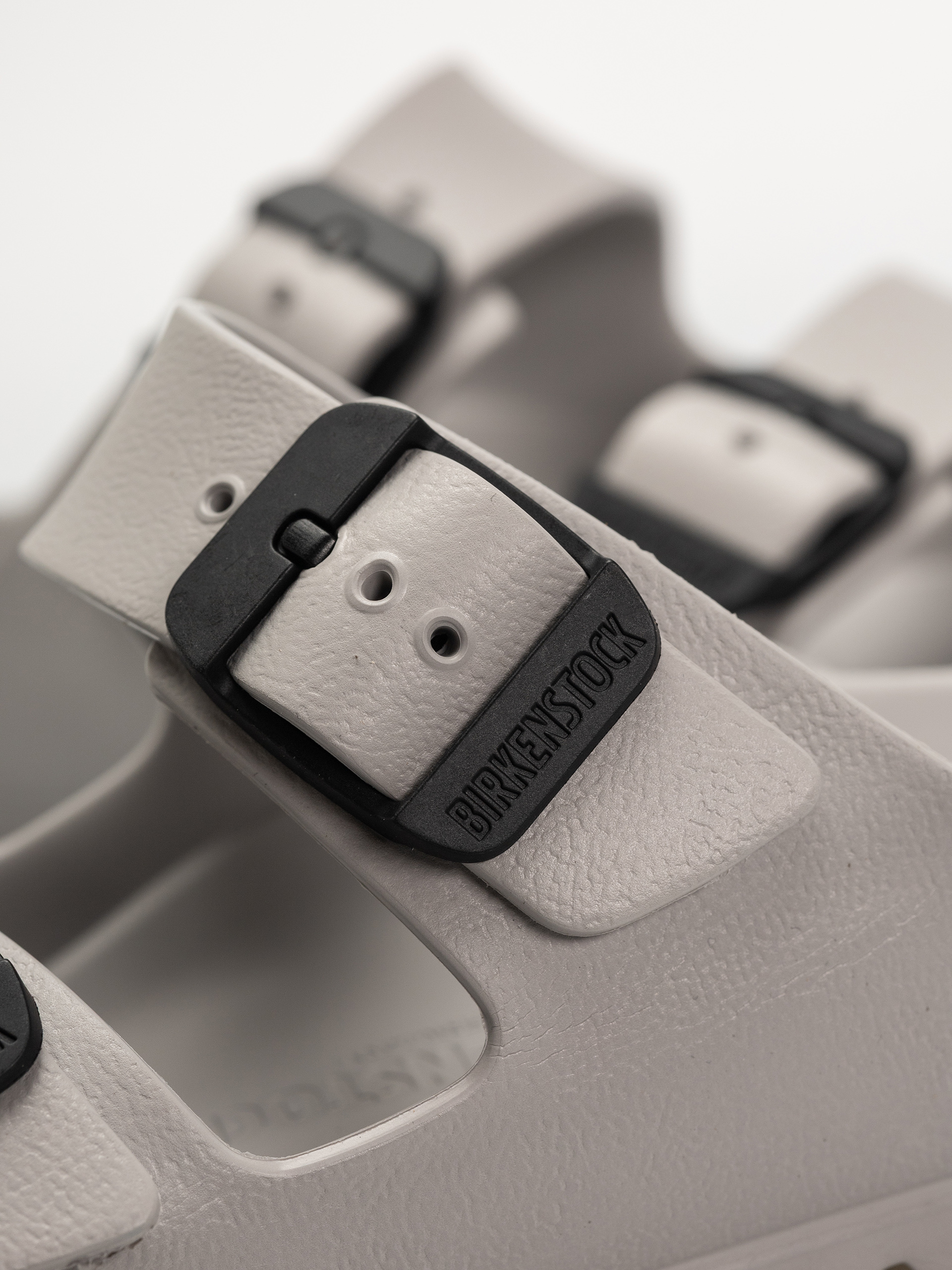 Чехли Birkenstock Arizona Stealth Buckle EVA Narrow Wmn (stone coin/black)