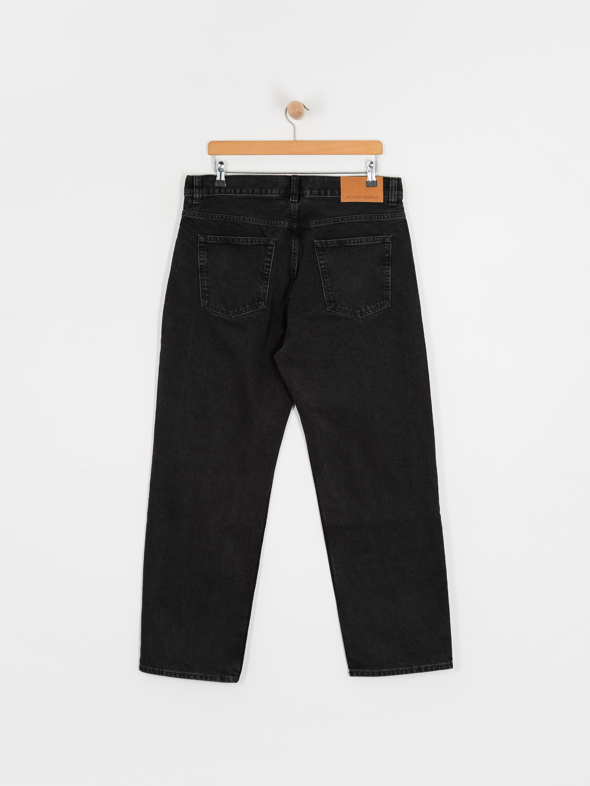 Панталони Beyond Medals Loose Jeans (black)