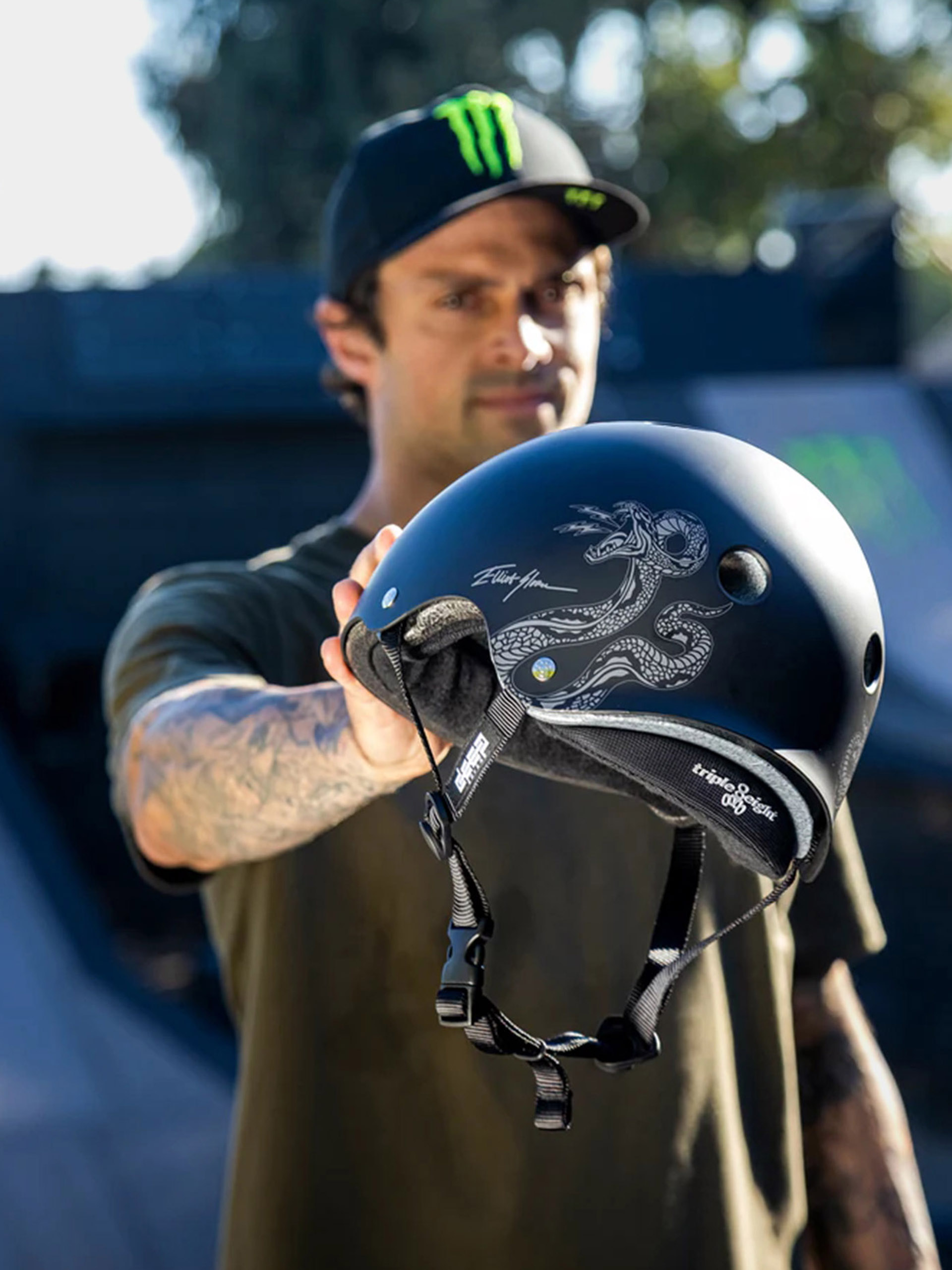 u041au0430u0441u043au0430 Triple Eight Deep Cover Helmet (elliot sloan signature edition)