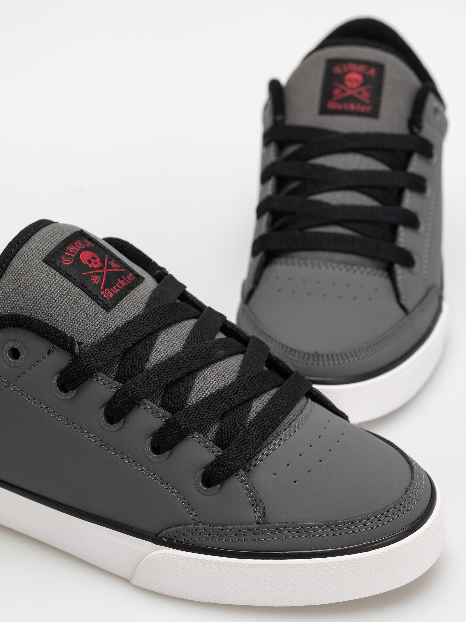 Обувки Circa Buckler Sk (asphalt/caviar/red)