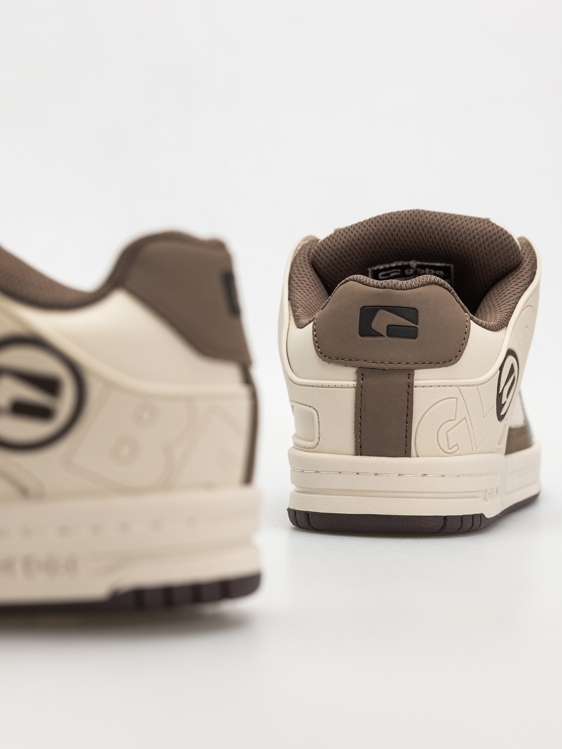 Обувки Globe Tilt (parchment)