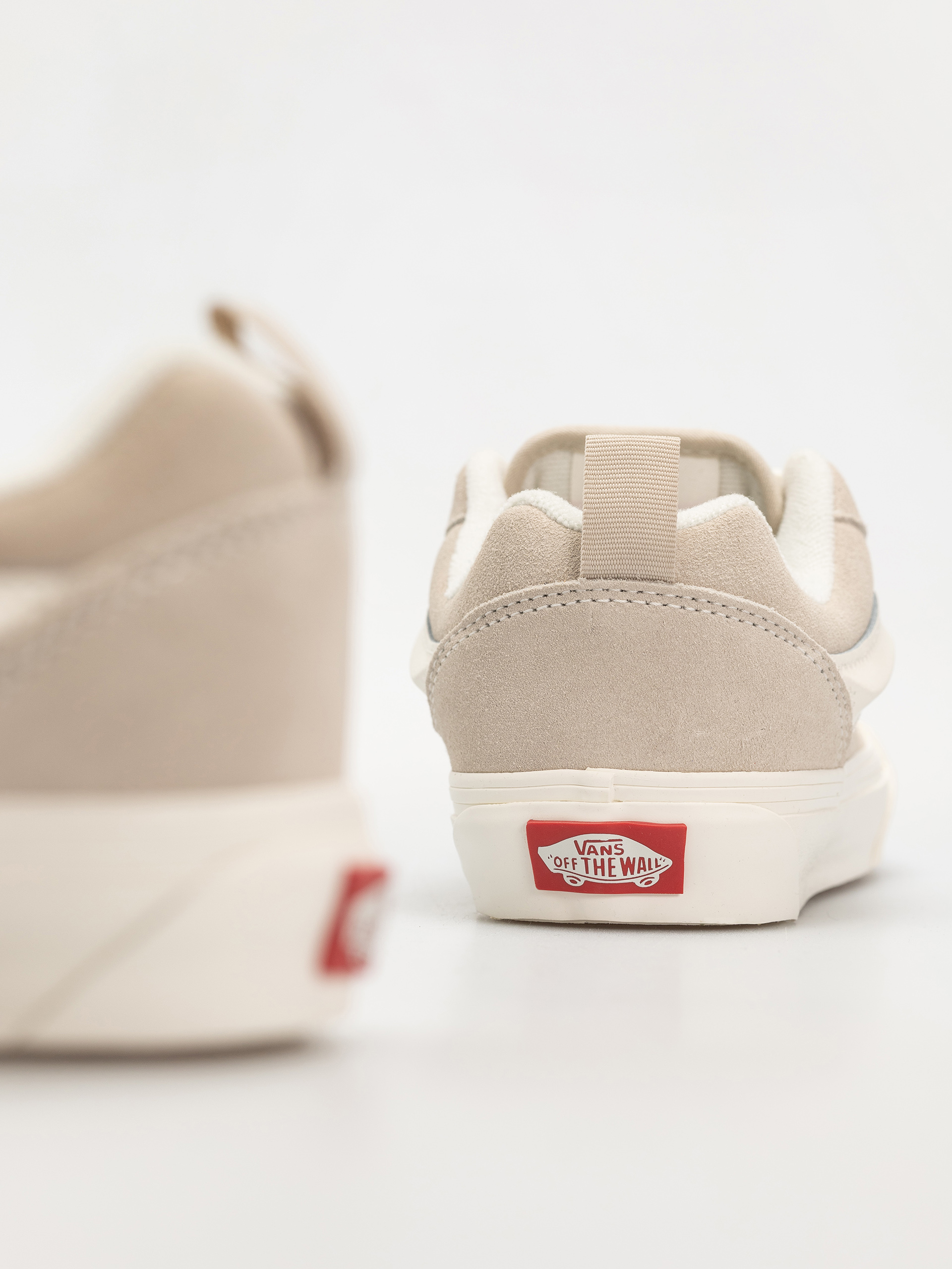 Обувки Vans Knu Skool (oatmeal/marshmallow)