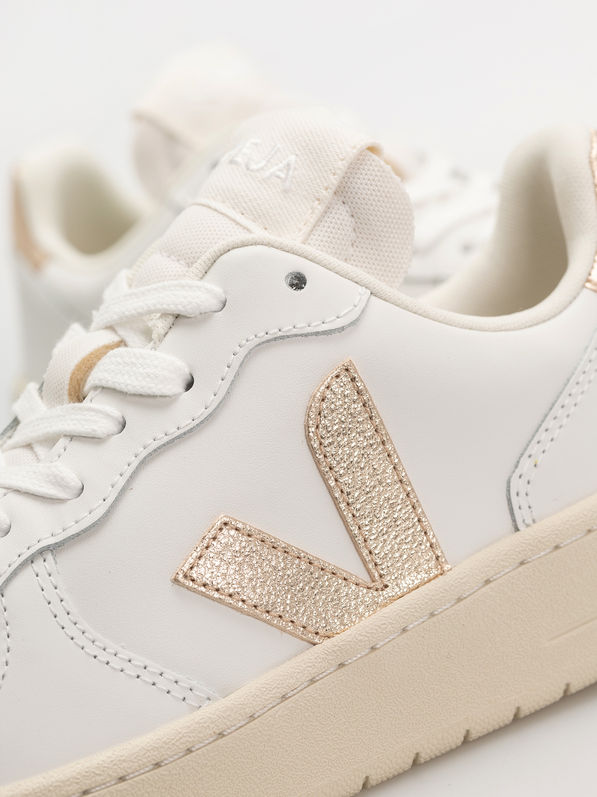 Обувки Veja V-10 Wmn (extra white platine)