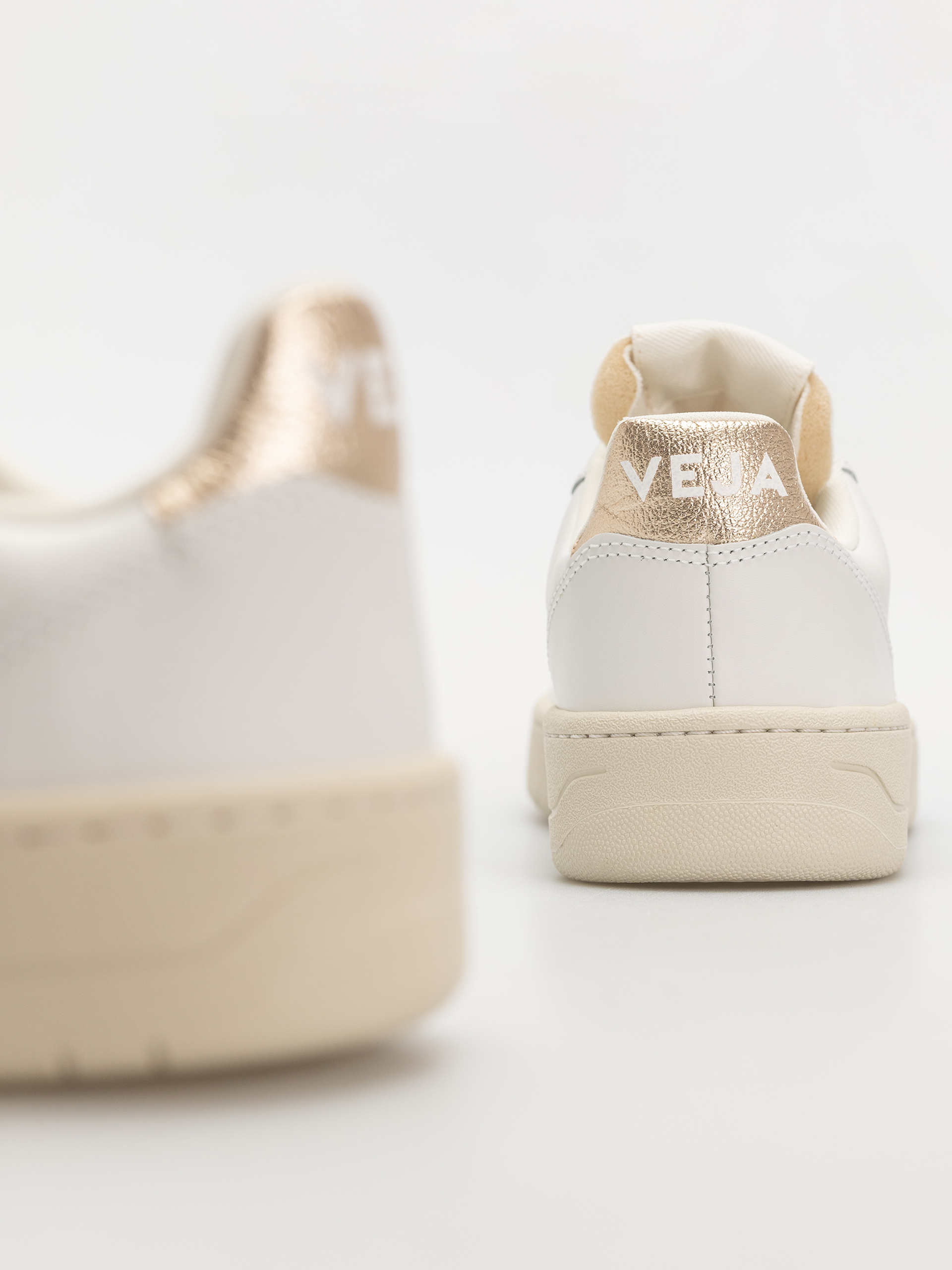 Обувки Veja V-10 Wmn (extra white platine)