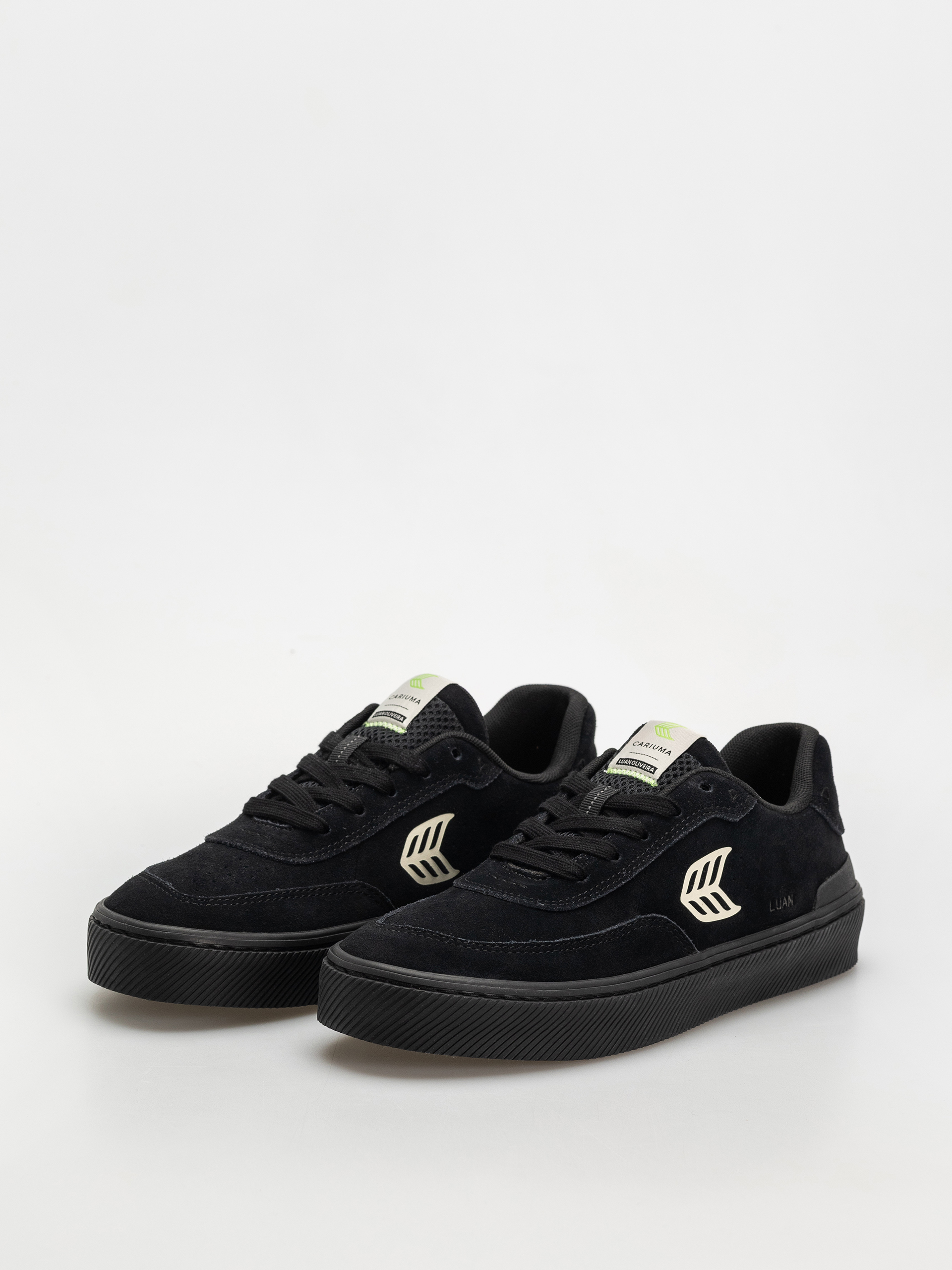 Обувки Cariuma Luan Pro (all black suede ivory logo)