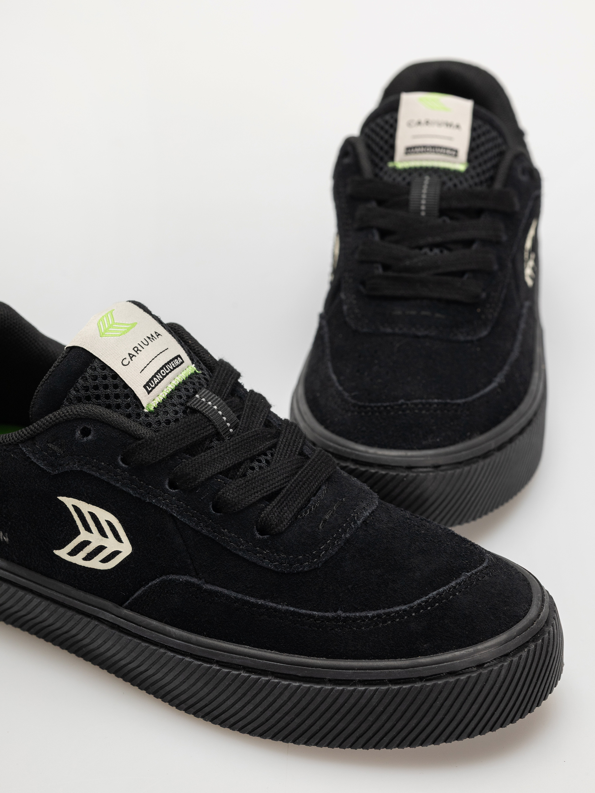 Обувки Cariuma Luan Pro Wmn (all black suede ivory logo)