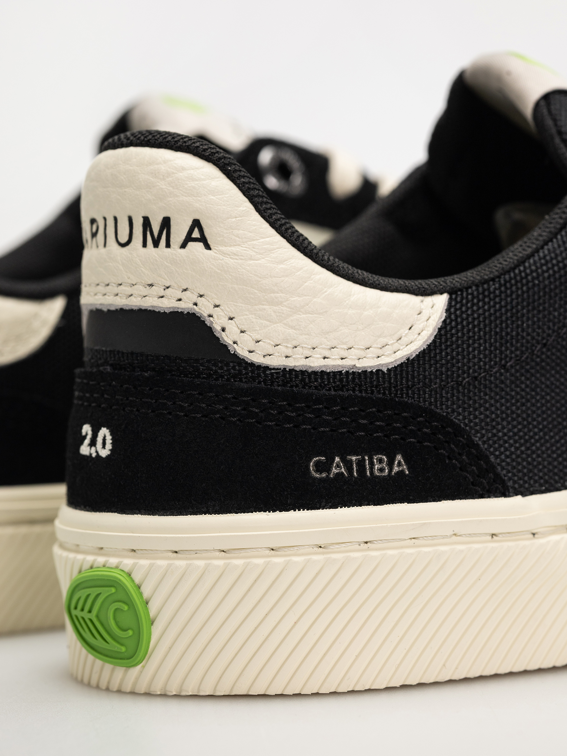 Обувки Cariuma Catiba Pro 2.0 (black suede and cordura ivory logo)