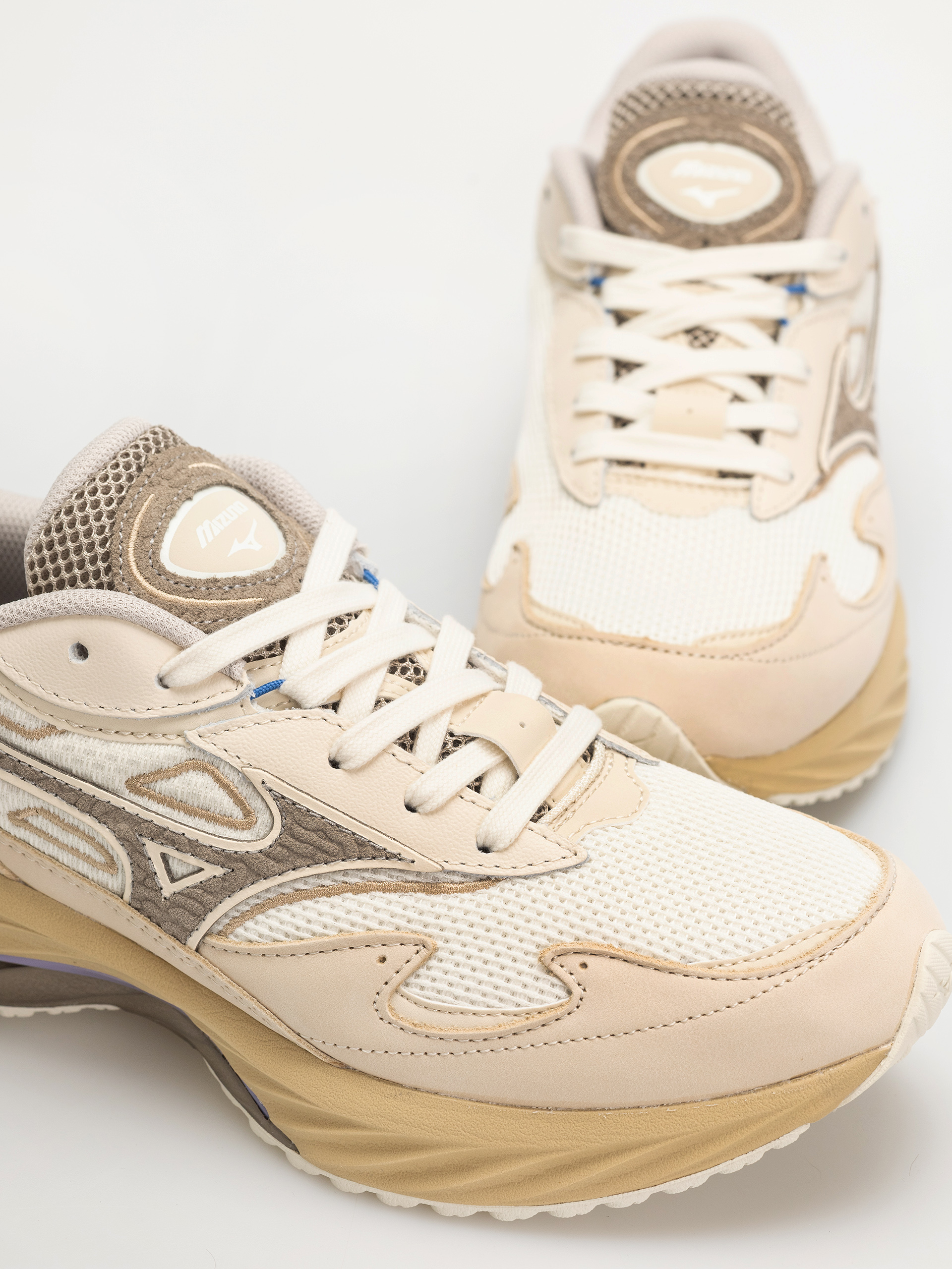 Обувки Mizuno Wave Rider Βeta Premium (summer sand/vintage khaki/cedar)
