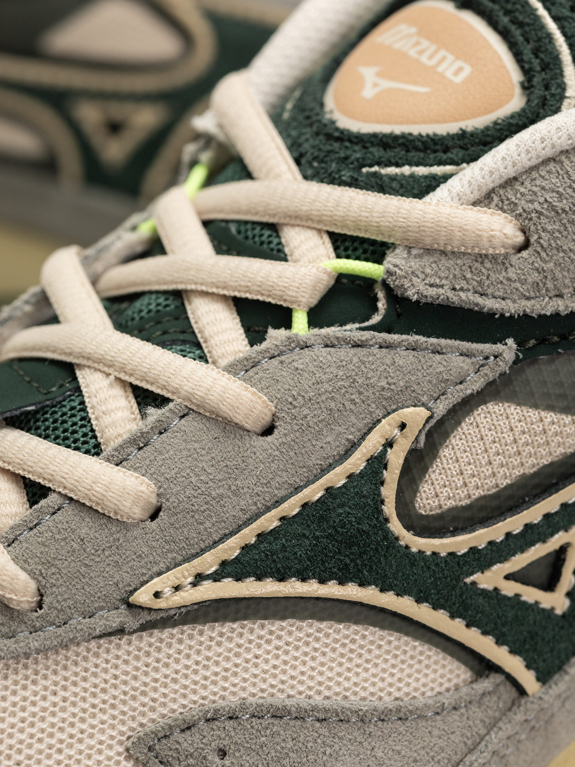 Обувки Mizuno Wave Rider Beta (shadow/pine grove/summer sand)