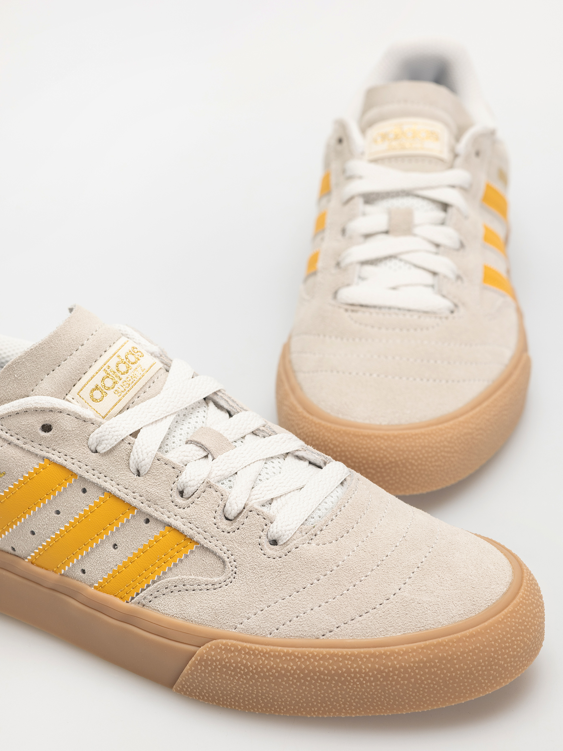 Обувки adidas Busenitz Vulc II (crywht/preyel/goldmt)