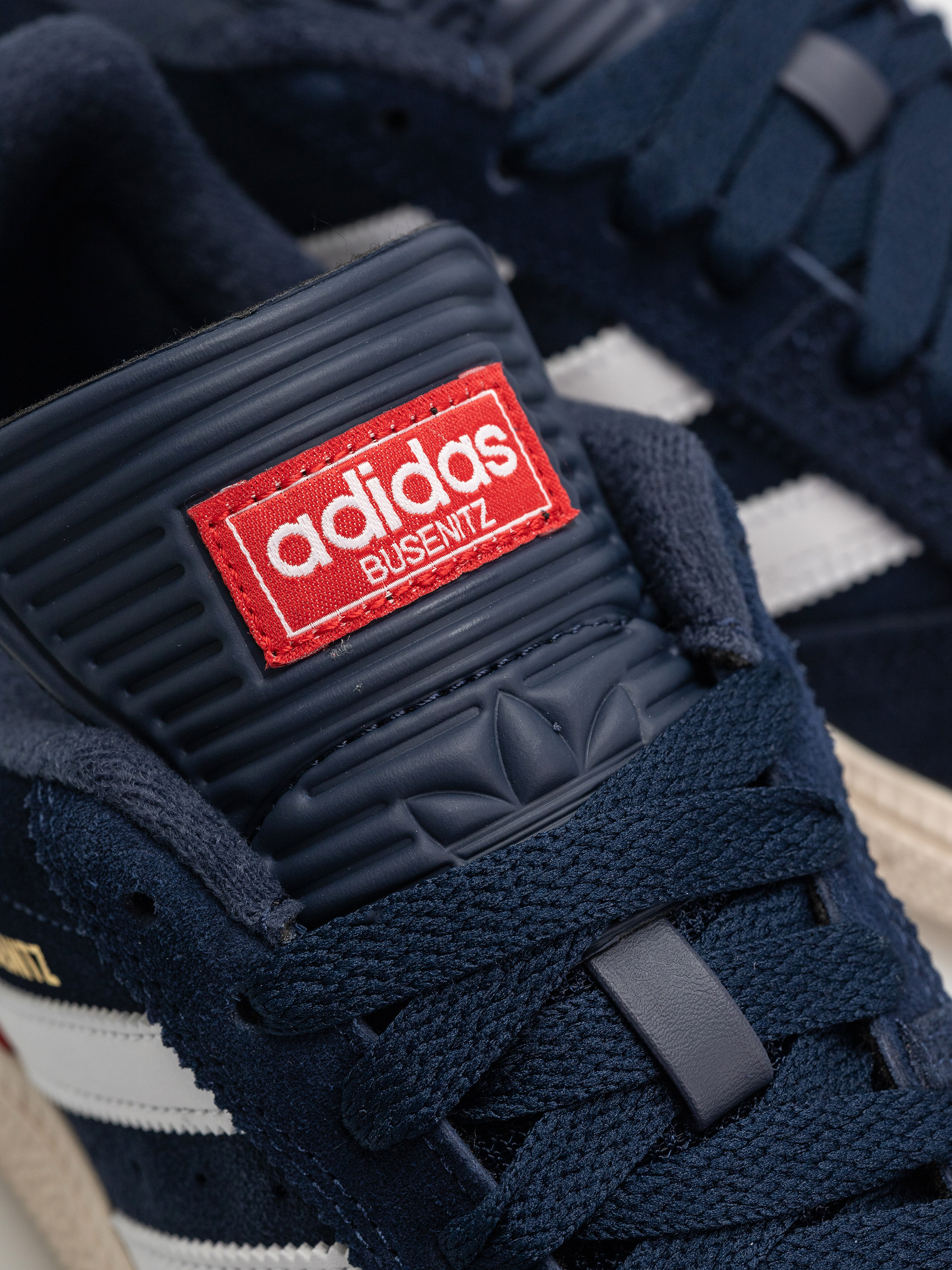 Обувки adidas Busenitz (conavy/ftwwht/betsca)