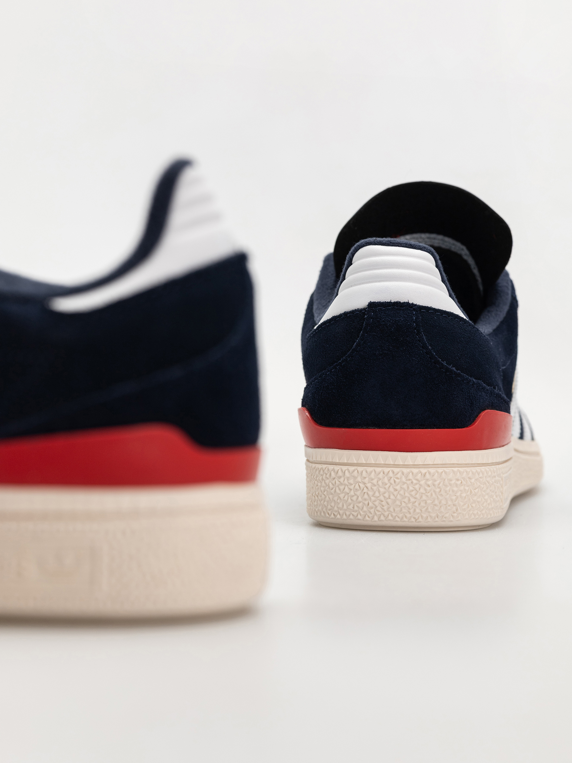 Обувки adidas Busenitz (conavy/ftwwht/betsca)