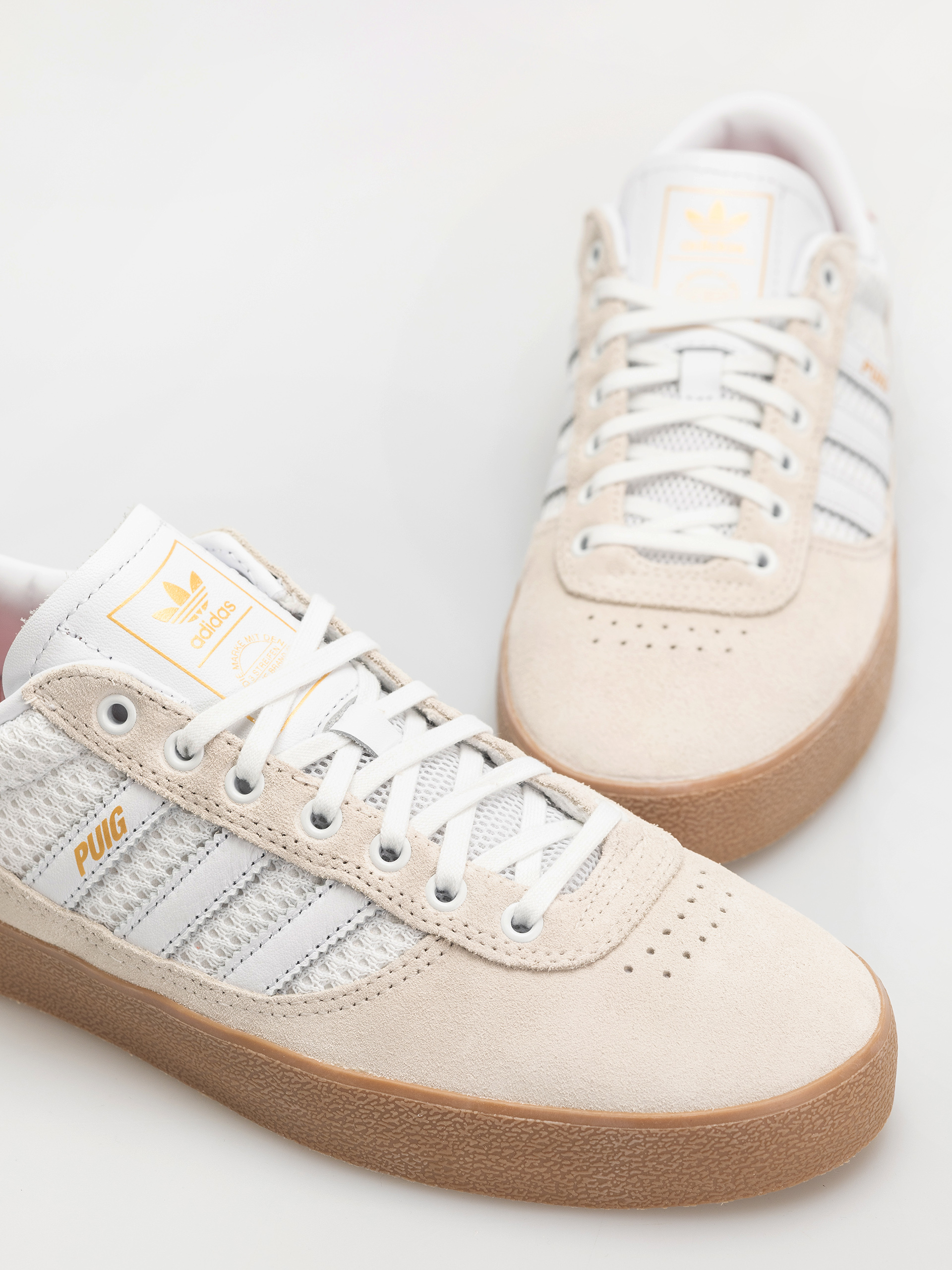 Обувки adidas Puig Indoor (wonwhi/ftwwht/gum4)