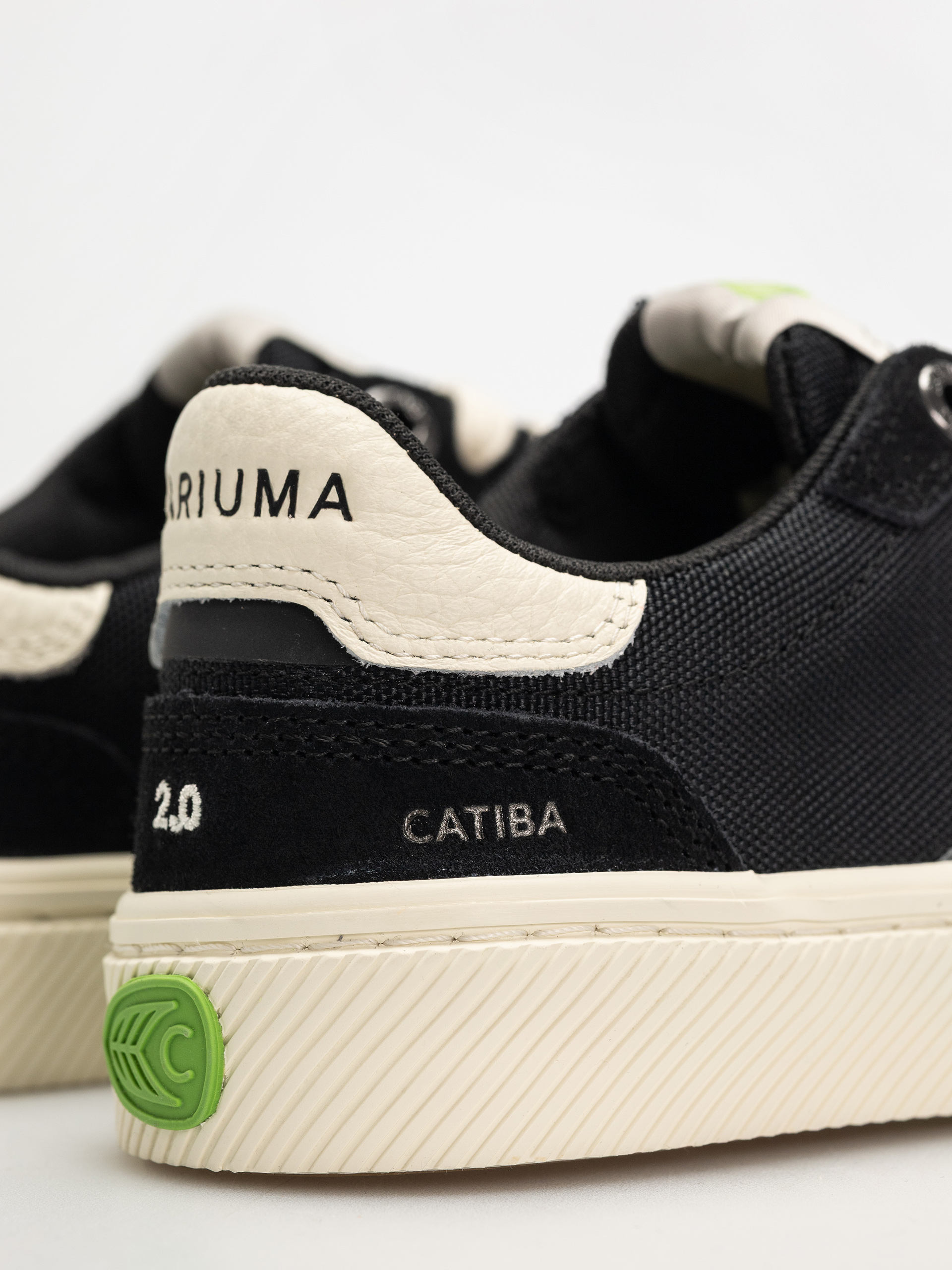 Обувки Cariuma Catiba Pro 2.0 Wmn (black suede and cordura ivory logo)