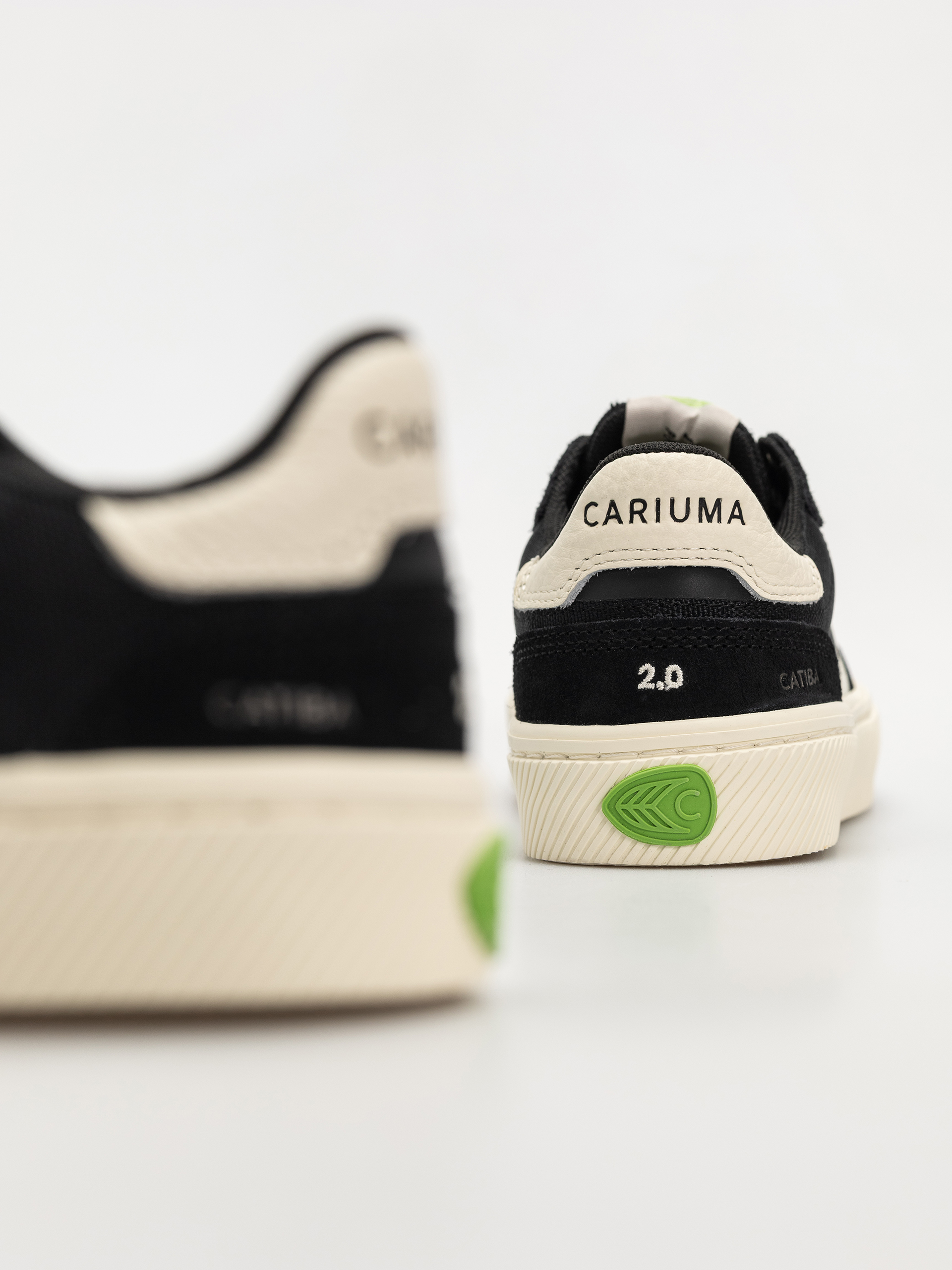 Обувки Cariuma Catiba Pro 2.0 Wmn (black suede and cordura ivory logo)